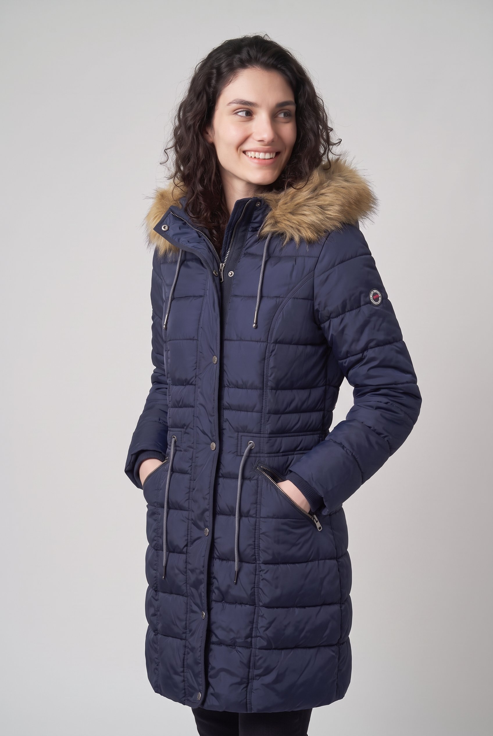KangaROOS Steppjacke mit Kapuze figurbetonter Schnitt,  mit Reissverschlusstaschen