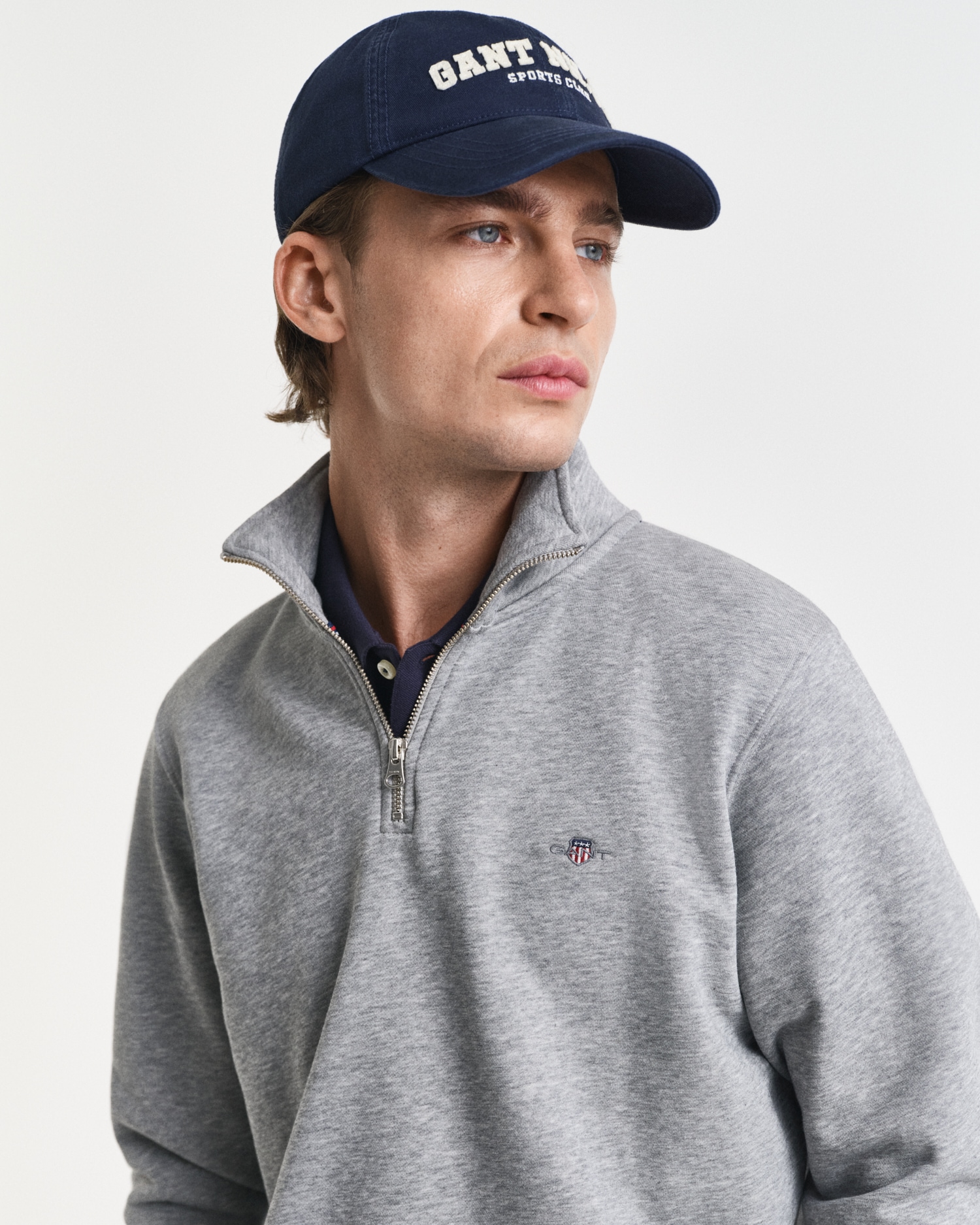 Gant Sweatshirt »REG SHIELD HALF ZIP SWEAT«, mit Logostickerei auf der Brust
