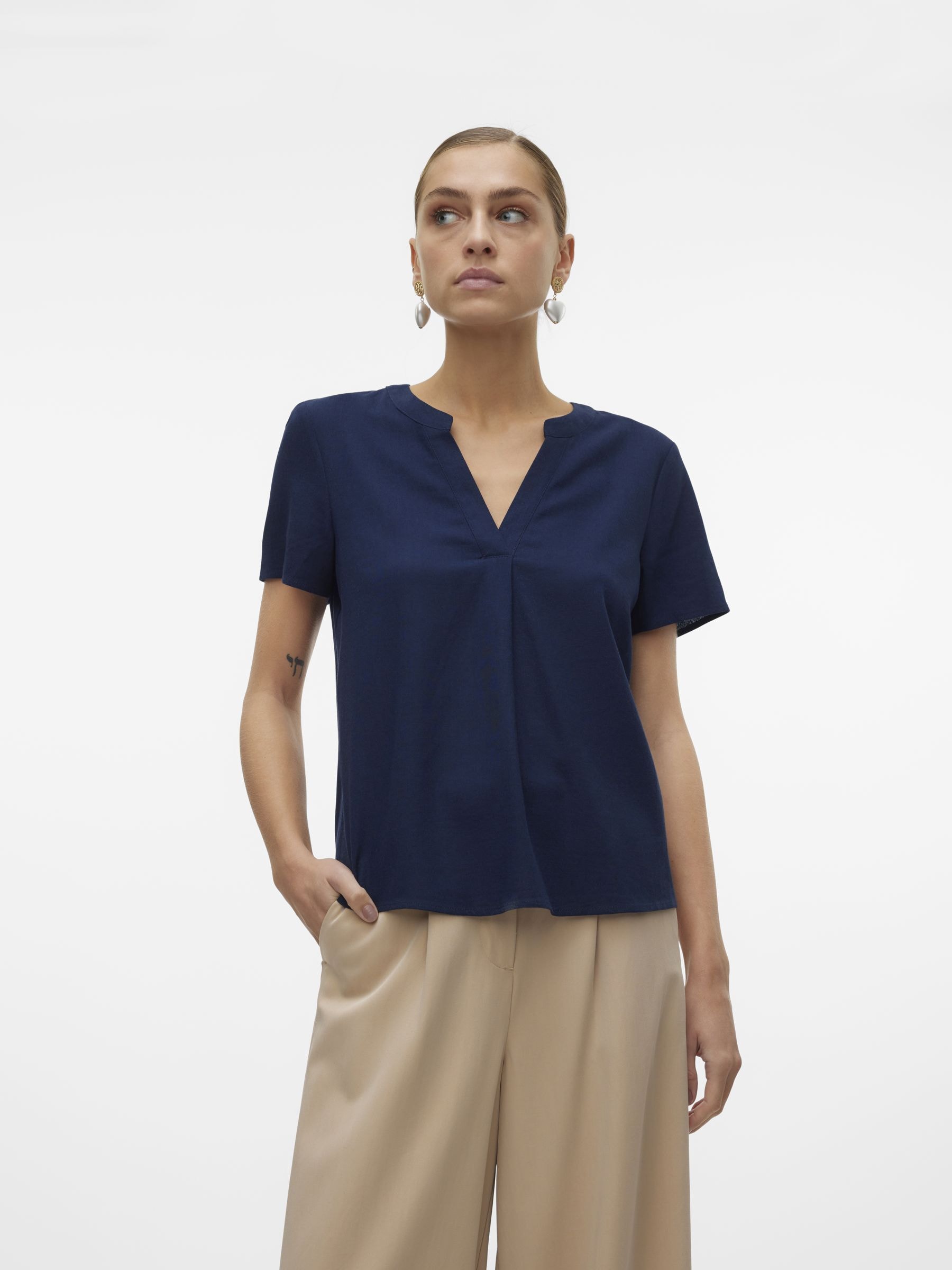 Vero Moda Blusenshirt »VMMYMILO SS V-NECK TOP WVN GA«, mit Leinen