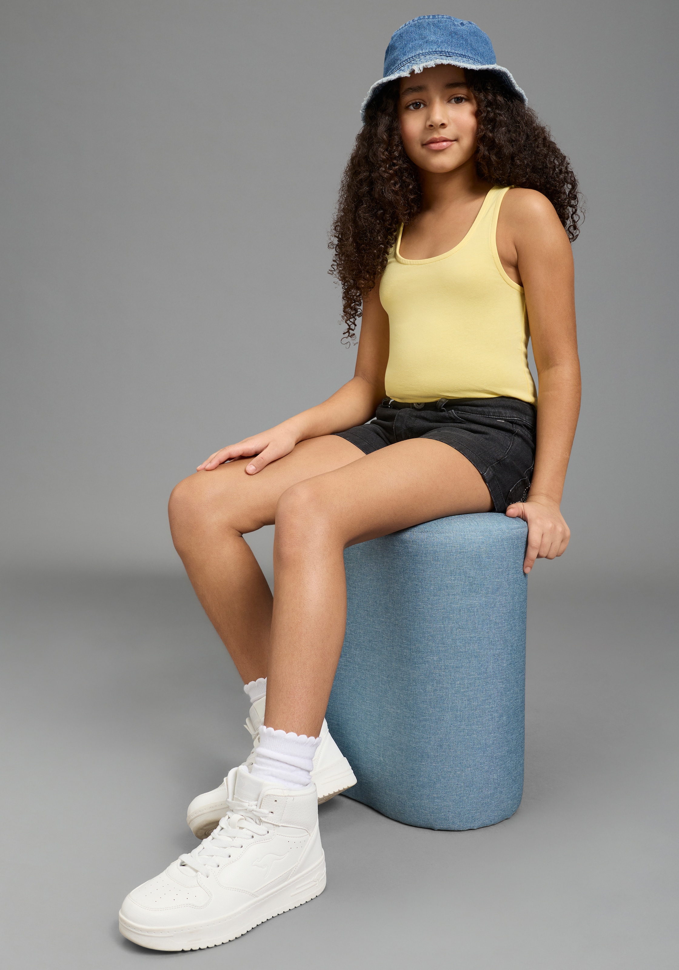 Bruno Banani T-Shirt »2er Pack Tank Tops, modische Basics für Mädchen« Packung, 2, 2 tlg. ohne Ärmel, Basic Passform, unifarben, aus Baumwolle und Elasthan