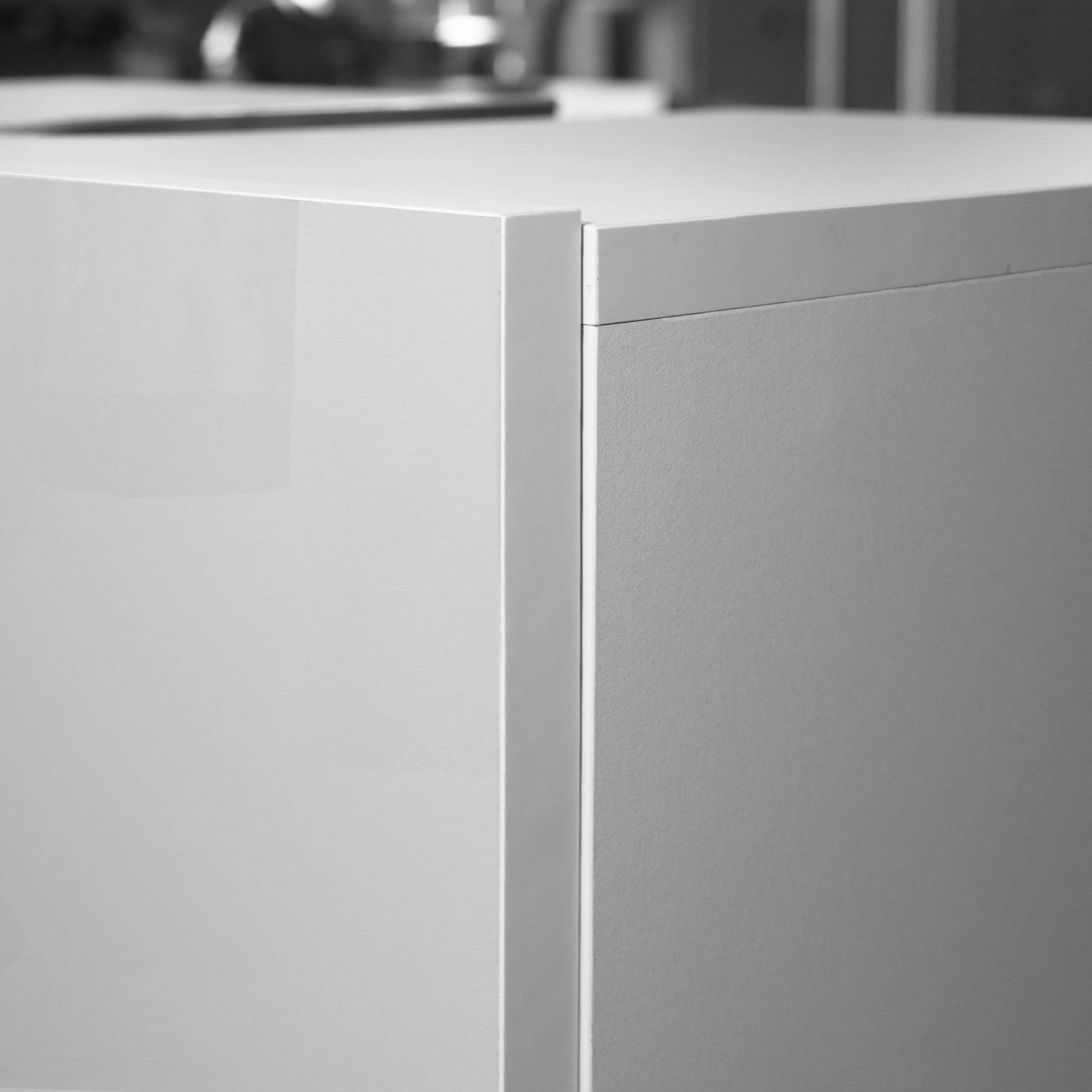 welltime Armoire sous lavabo »Vela,Breite 60cm, 2 Türen, 2 Fächer, mit Siphonausschnitt, lackiert« 1 cuis tlg. meuble sous-lavabo, plan vasque, design avec portes inclinées