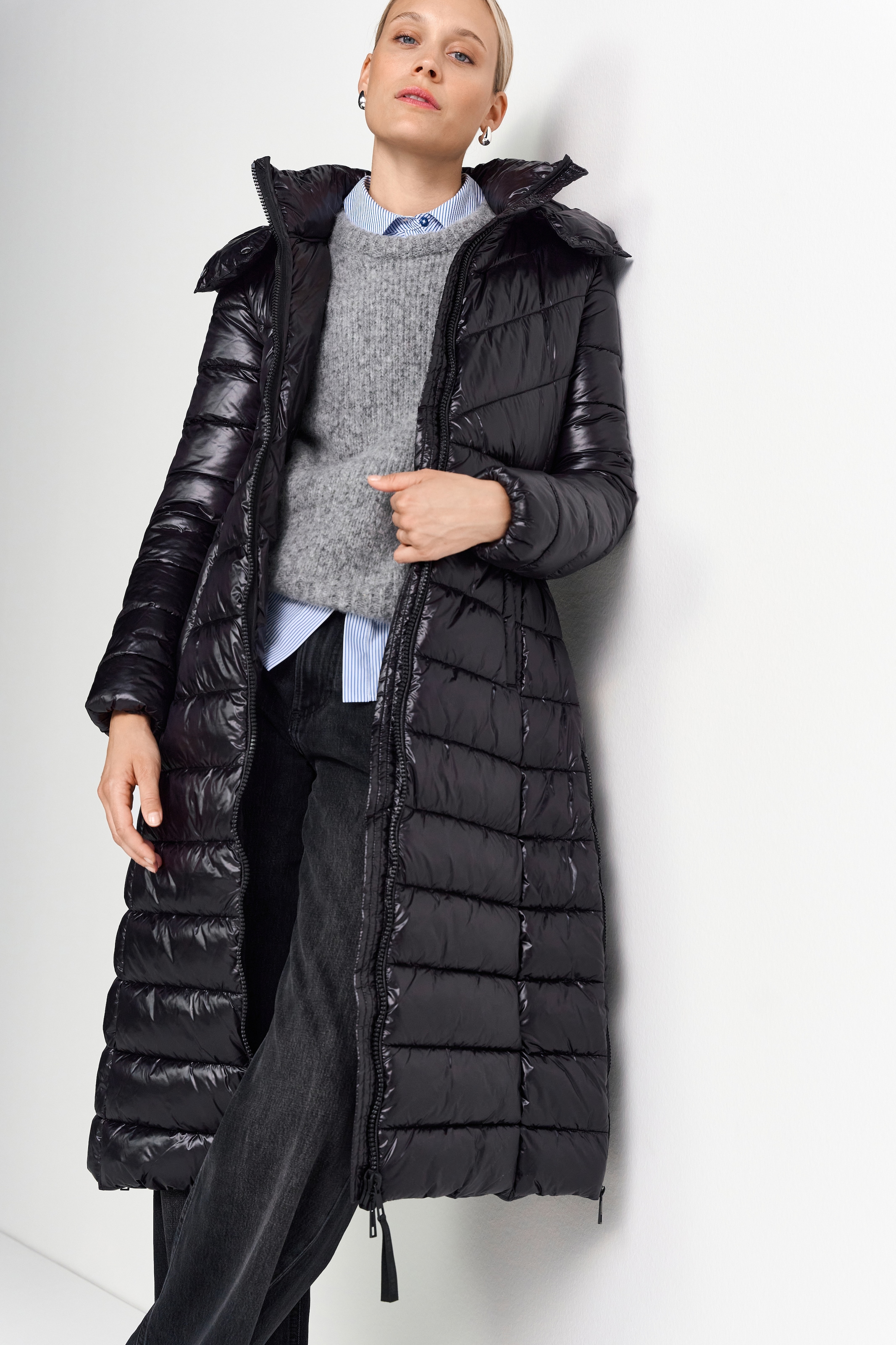 RICHROYAL Steppmantel, mit glänzenden Finish, slim fit, mit Reissverschlüssen an den Seiten
