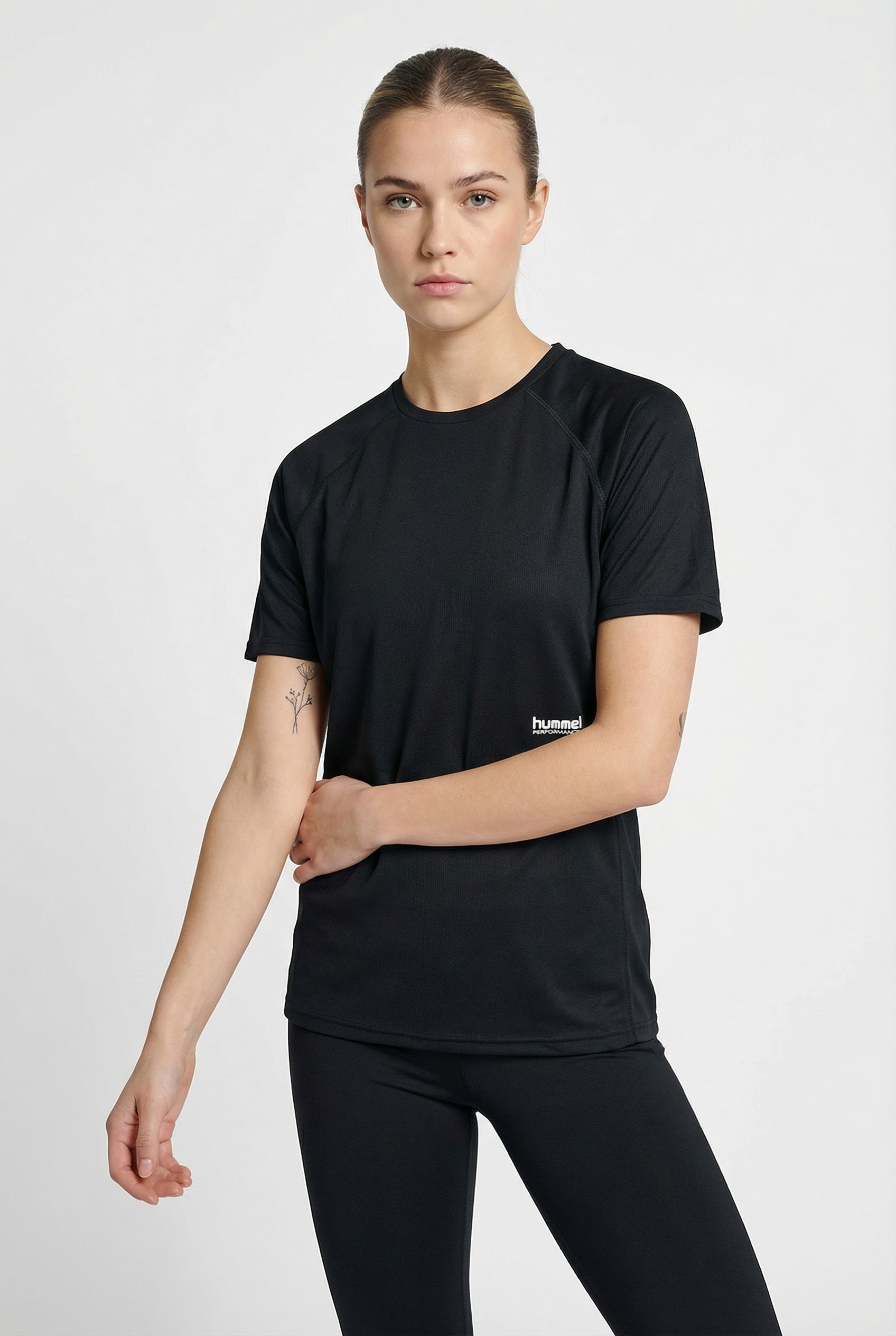 hummel Trainingsshirt »HMLPULSE WORKOUT T-SHIRT S/S« für Fitness und sportliche Aktivitäten, atmungsaktiv