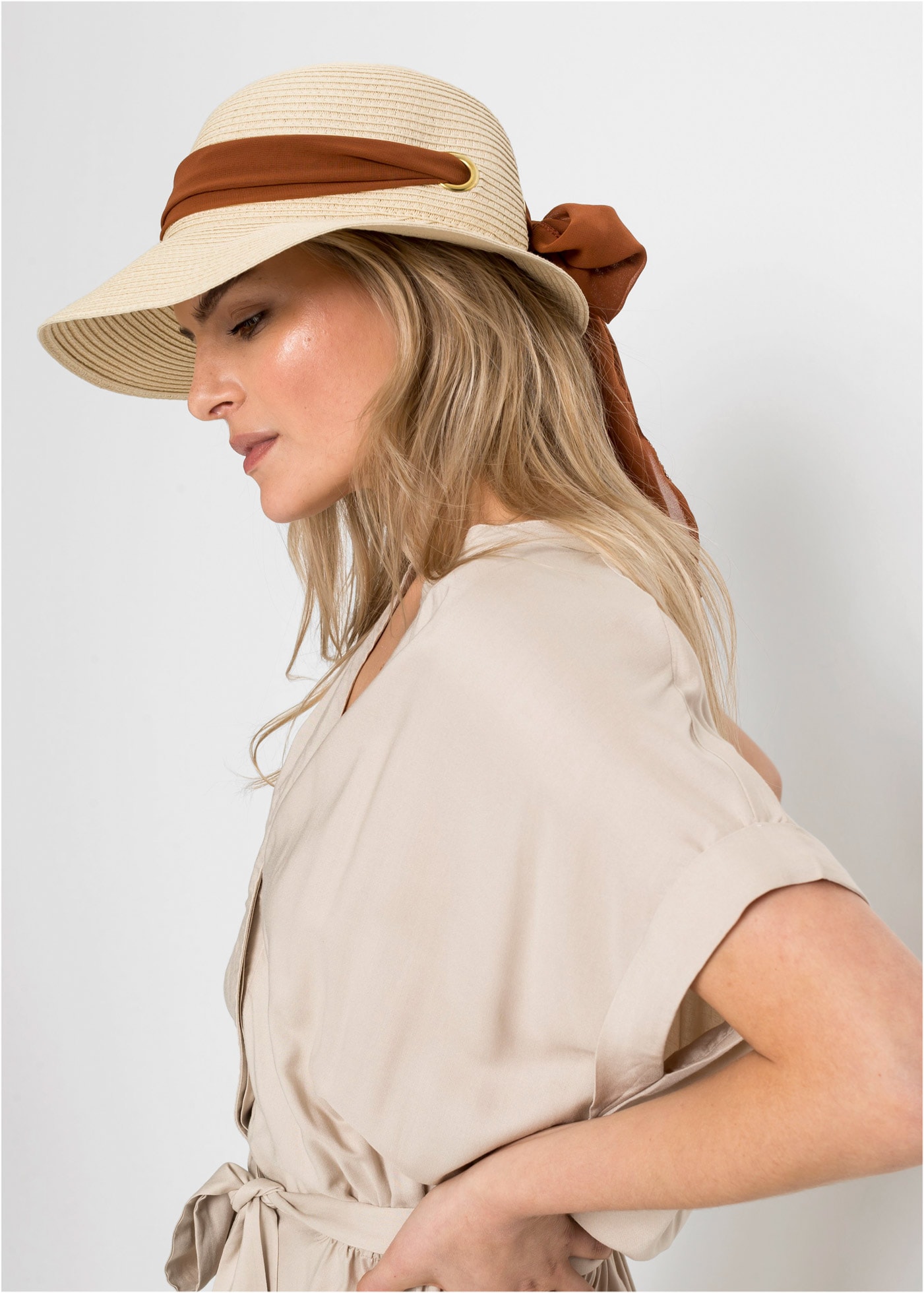 bonprix Chapeau de soleil mit kontrastfarbiger Schleife