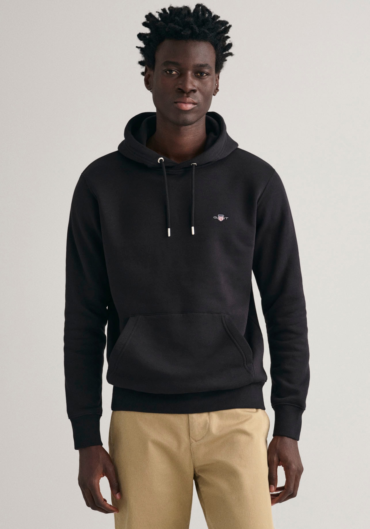 Gant Hoodie »REG SHIELD HOODIE«, mit Logostickerei auf der Brust