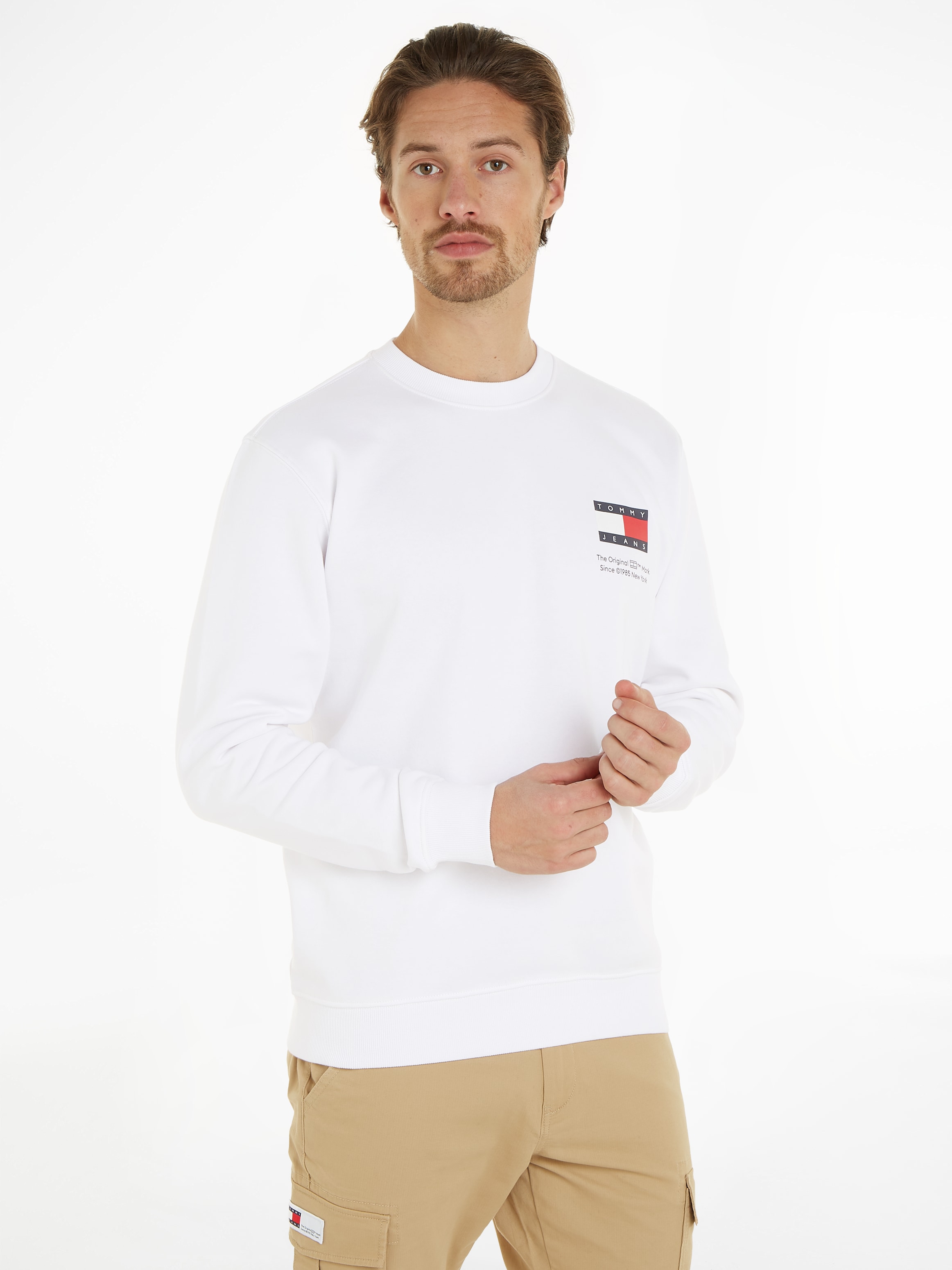 Tommy Jeans Sweatshirt »TJM REG ESSENTIAL FLAG CNECK EXT«, Rundhals-Sweatshirt mit Logo