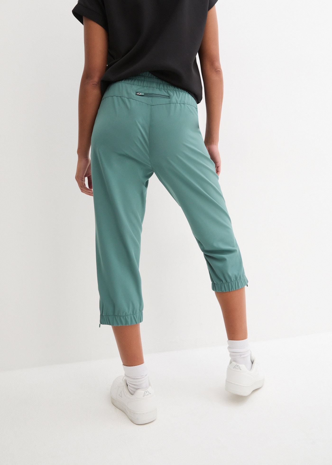 bonprix Funktionshose  in 7/8 länge, Seitenschlitze mit Zipper, Reissverschlusstasche hinten