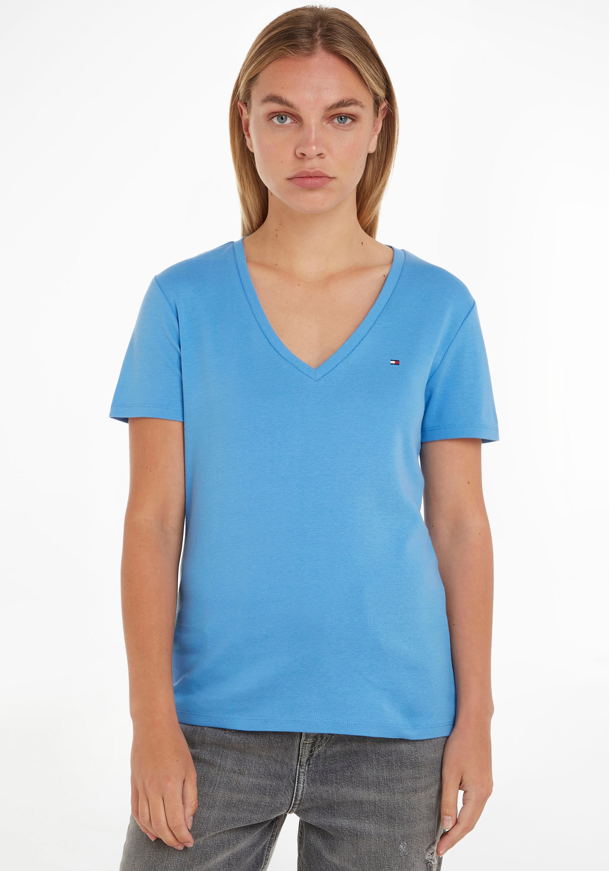 T-Shirt »SLIM CODY RIB V-NECK SS«, mit dezenter Logostickerei