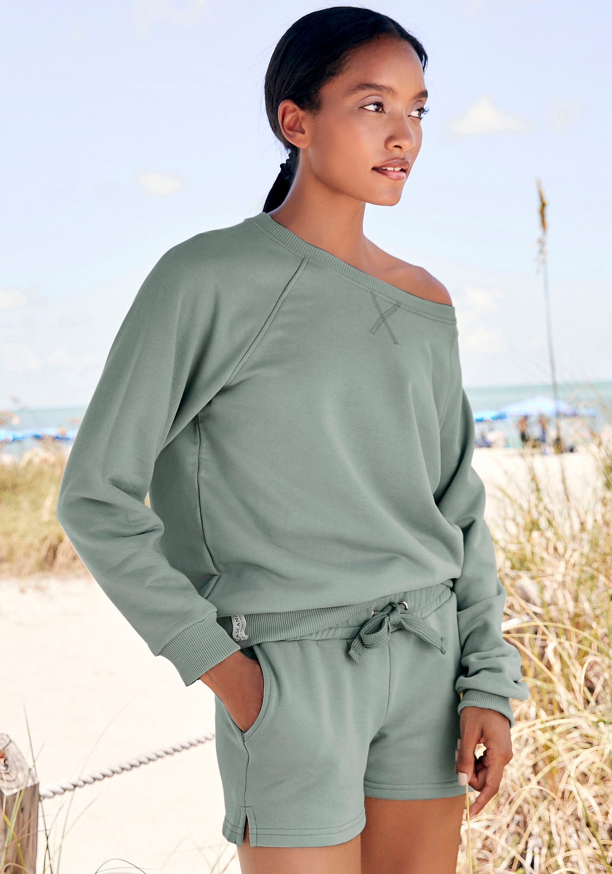 LASCANA Sweatshorts, aus organischer Baumwolle, Loungewear