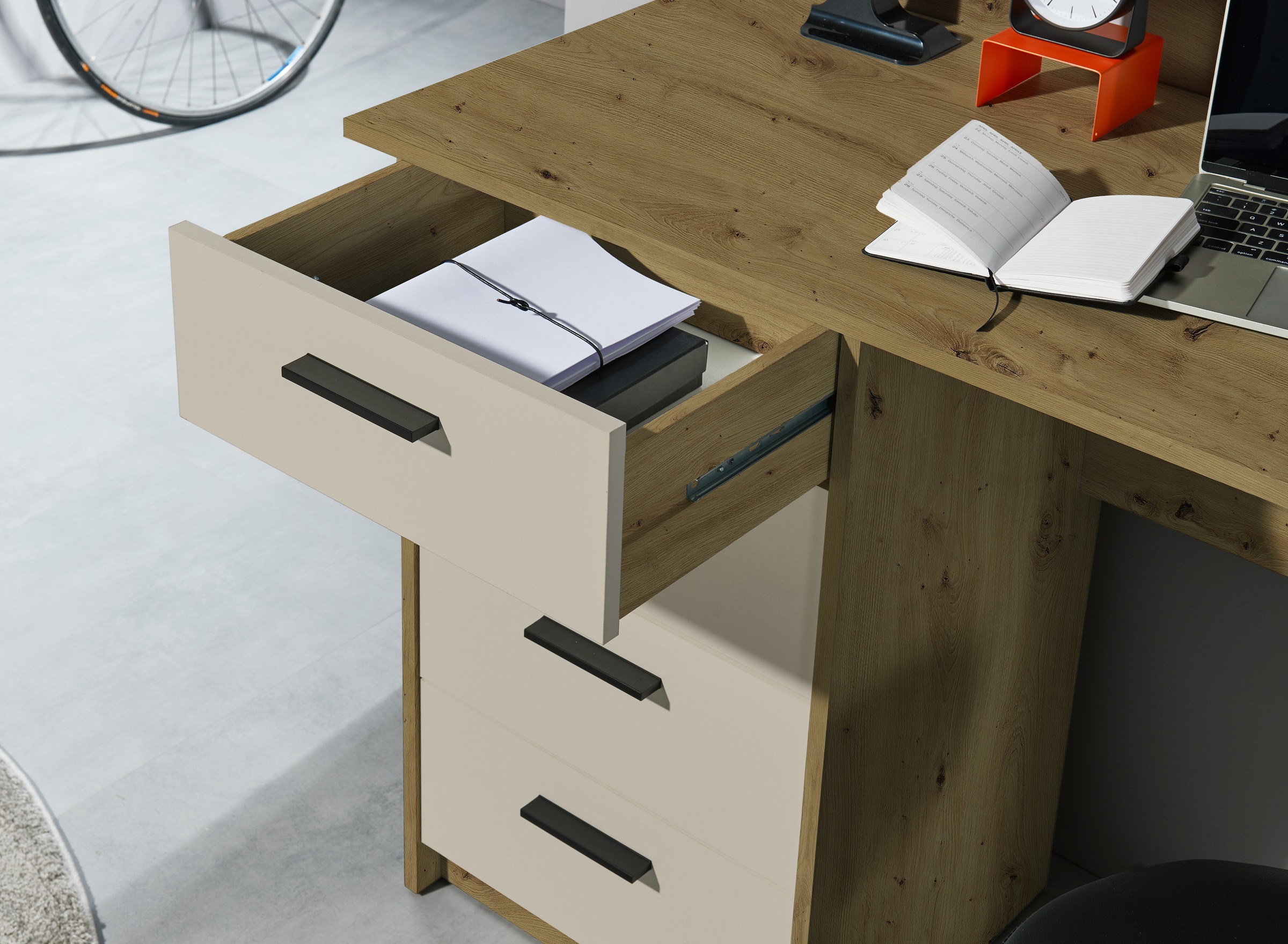 BEGA OFFICE Schreibtisch »Lotta, BxHxT 160x77x50 cm« 1 Stk. tlg. Breite 160cm, Vollauszug für Schubkästen