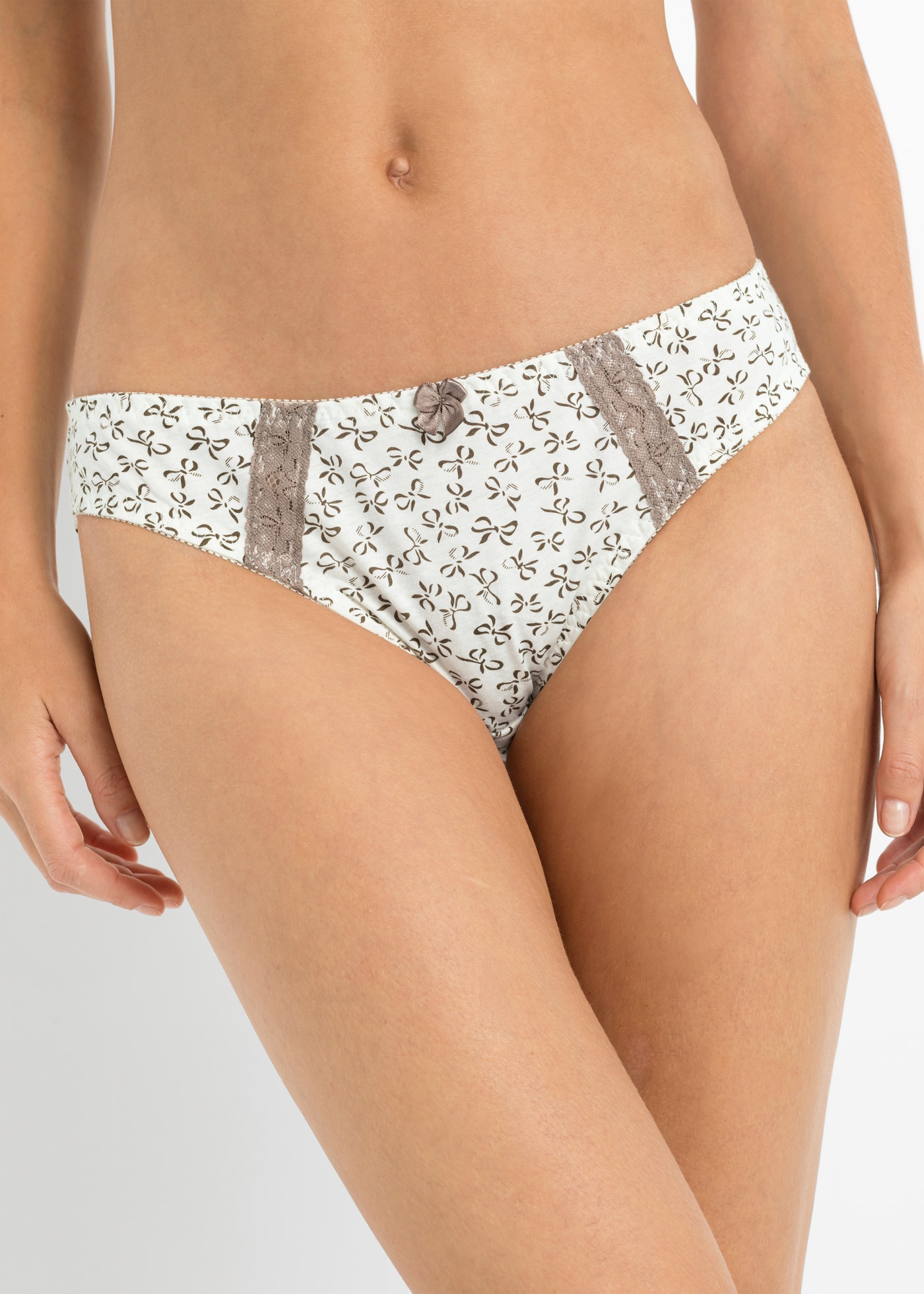 bonprix Slip »Slip mit Baumwolle (3er Pack)« Paquet, 3 cuis mit Spitzenborten, mit Zierschleife, aus Baumwolle, 3er Pack