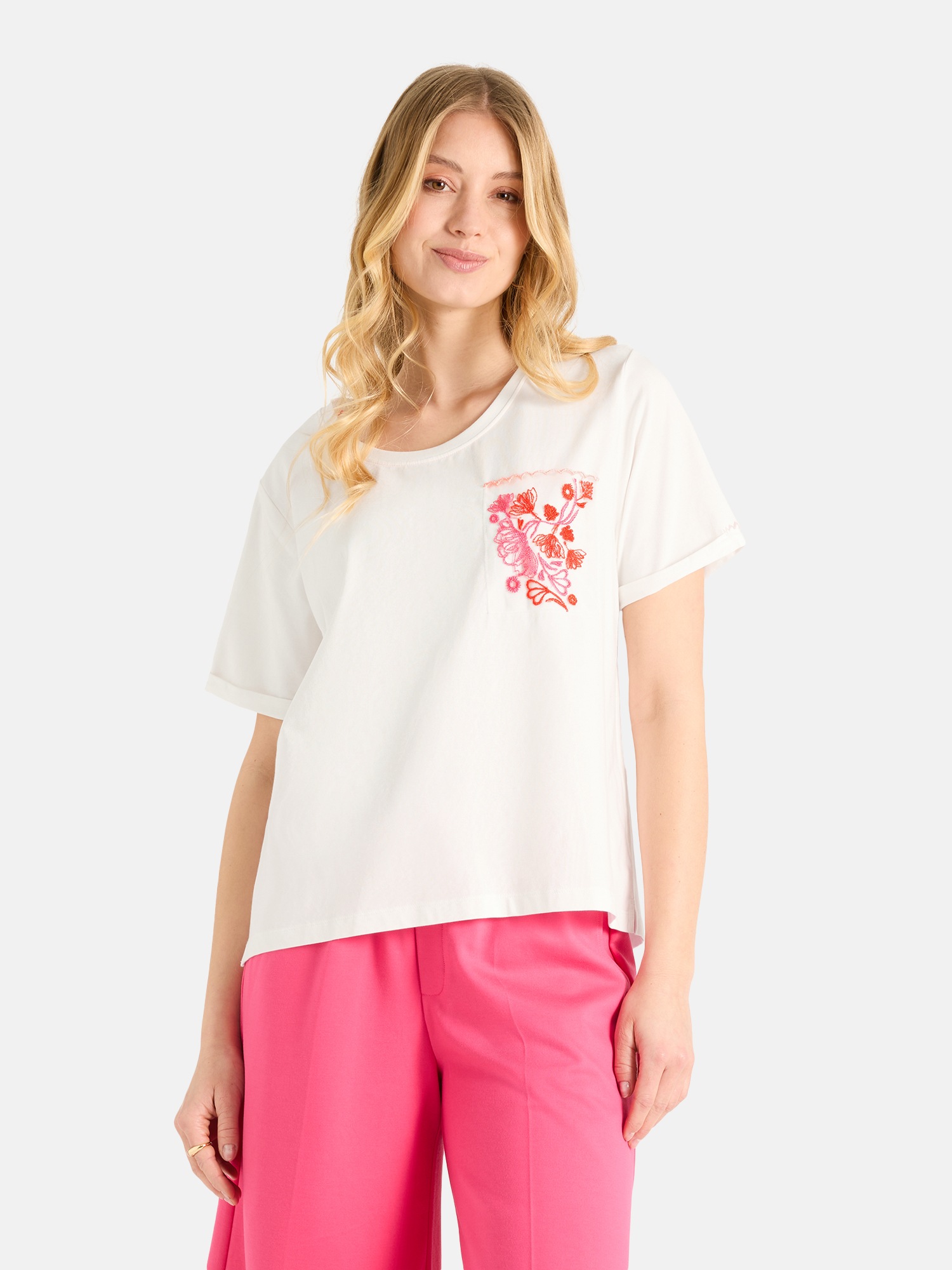 Image of Lieblingsstück T-Shirt "TuliaL" mit verzierter Brusttasche, Rundhals, bestickt