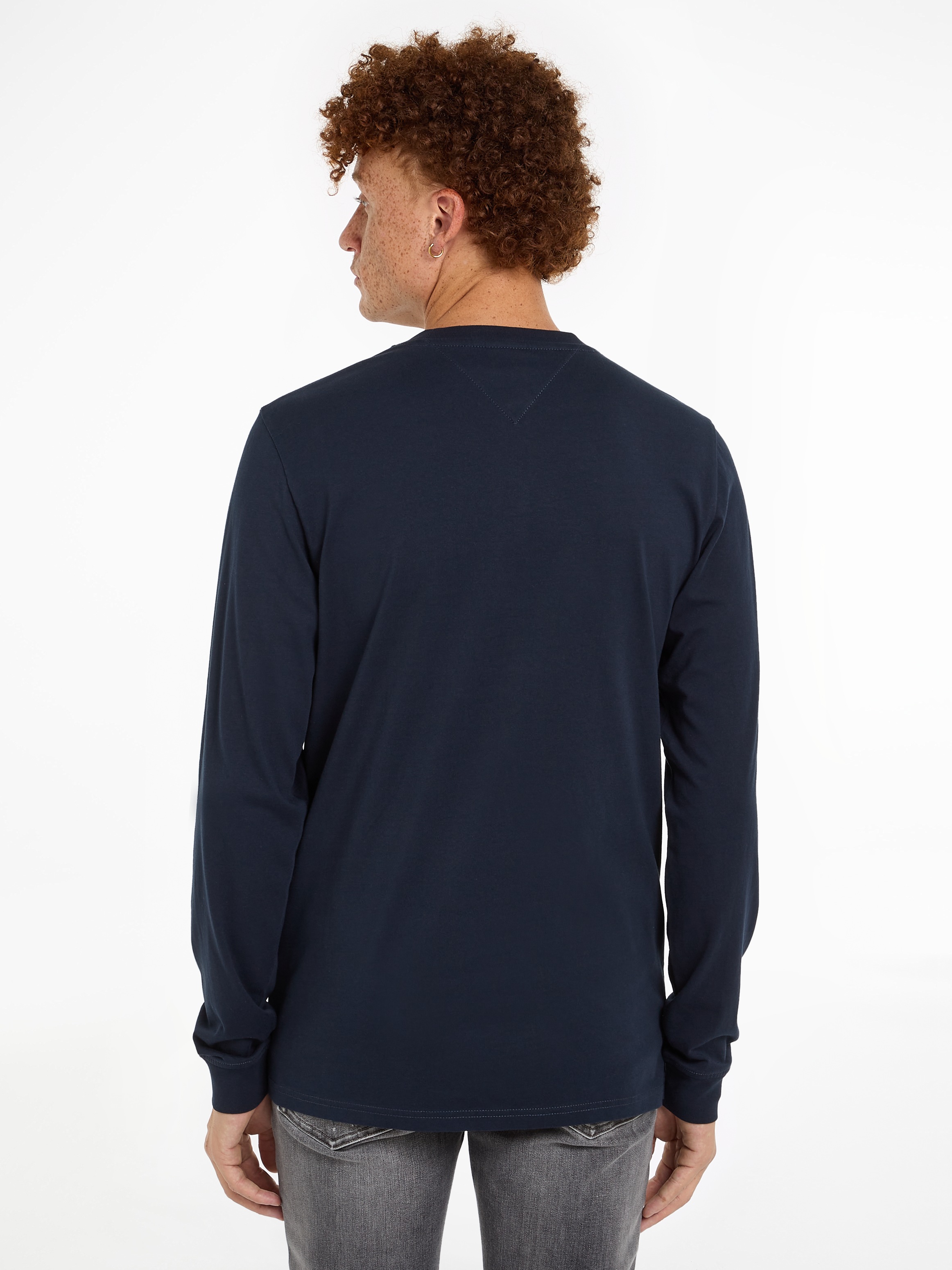 Tommy Jeans Langarmshirt »TJM SLIM LINEAR CHST L/S TEE EXT«, mit Logodruck