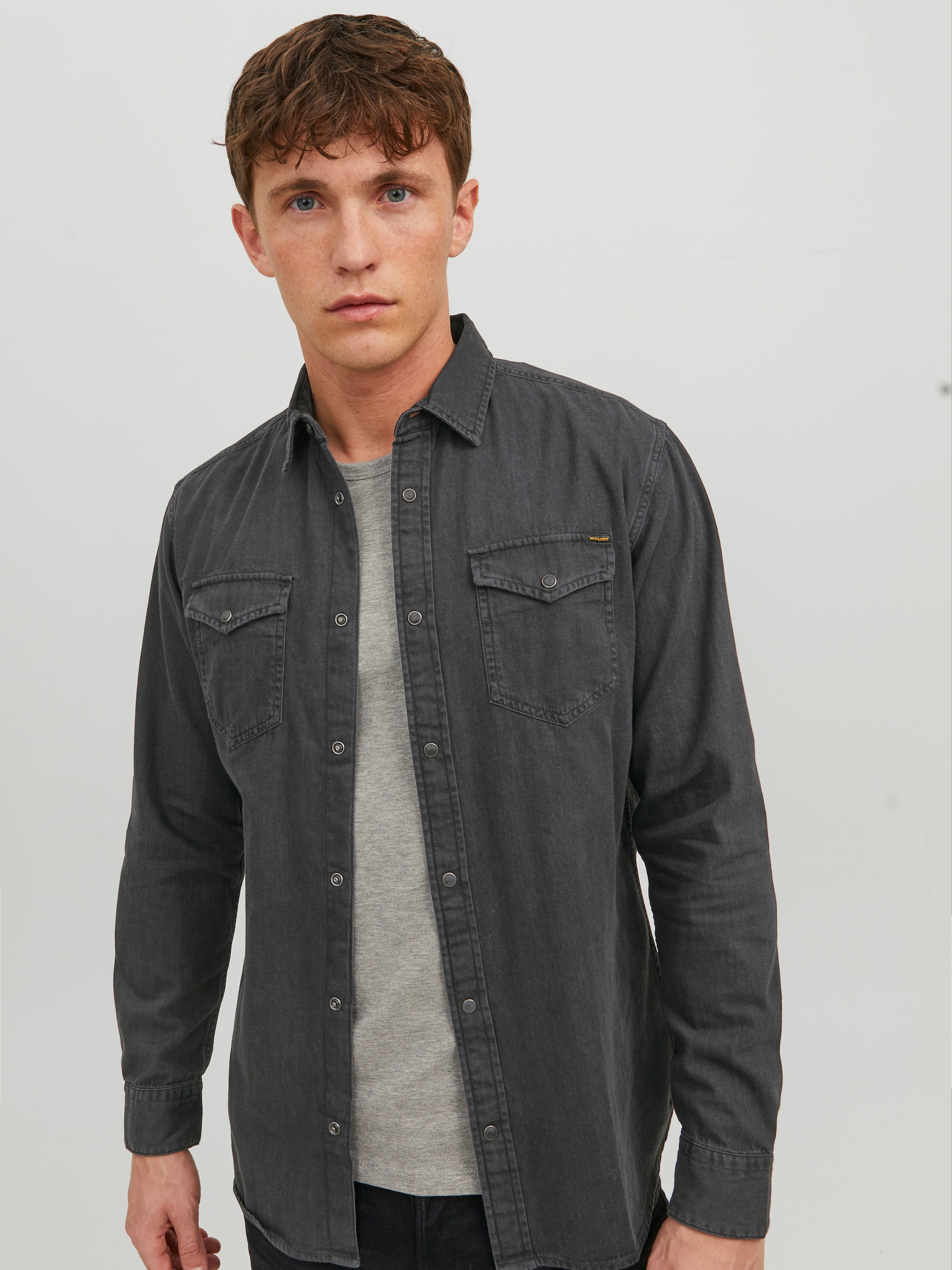 Jack & Jones Jeanshemd »JJESHERIDAN im Workwear-Stil mit robuster Baumwollqualität« unifarben, modisch, slim fit, Baumwolle, Hemdkragen
