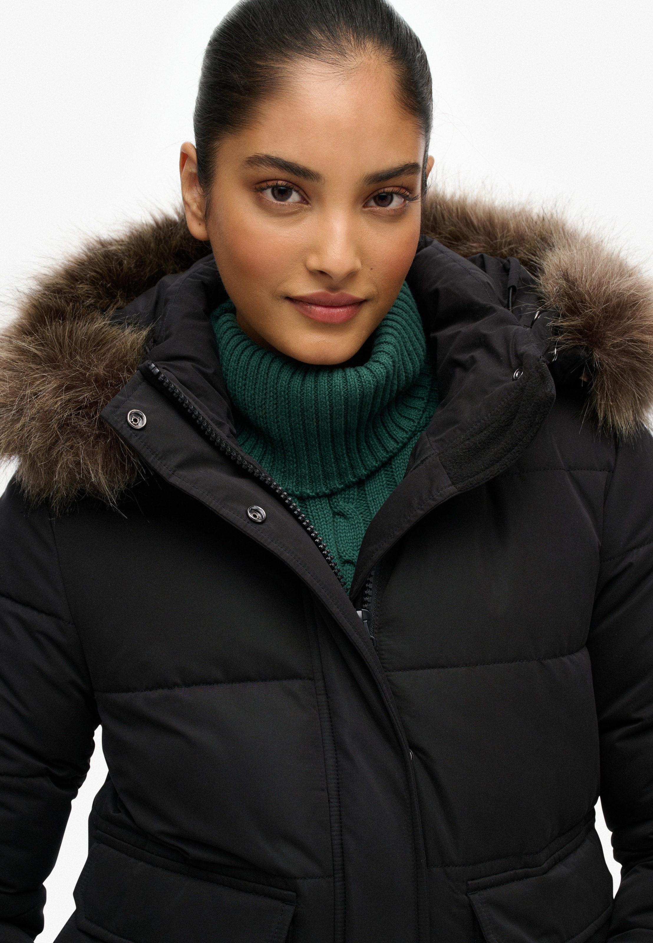 Superdry Veste matelassée »EVEREST ELLA BOMBER« avec capuche Kunstfaser, regular fit
