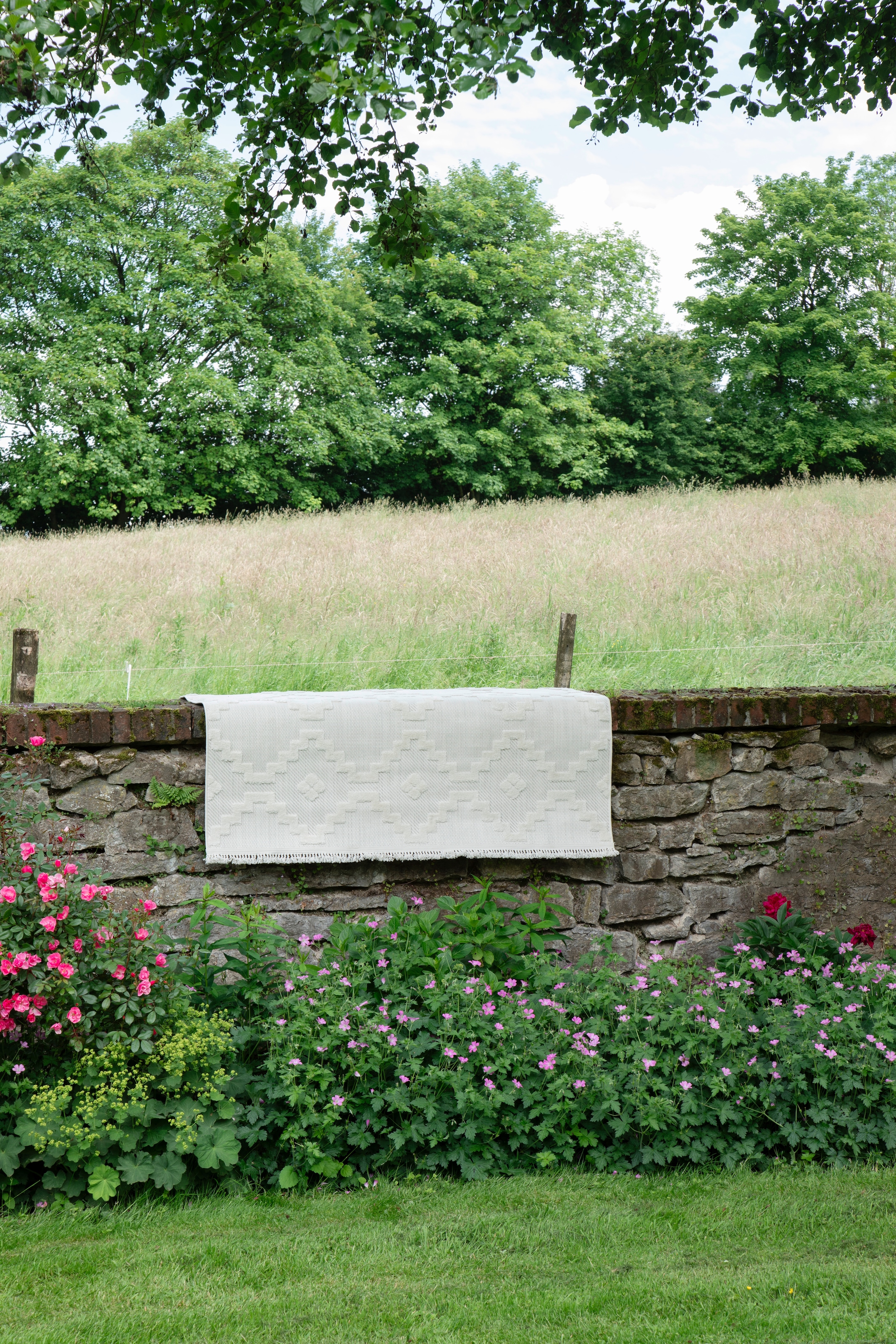 SCHÖNER WOHNEN-Kollektion Tapis »Summer 6352« Rectangulaire 6 mm Höhe In- und Outdoor geeignet, Hoch Tief Struktur, Robuster Teppich