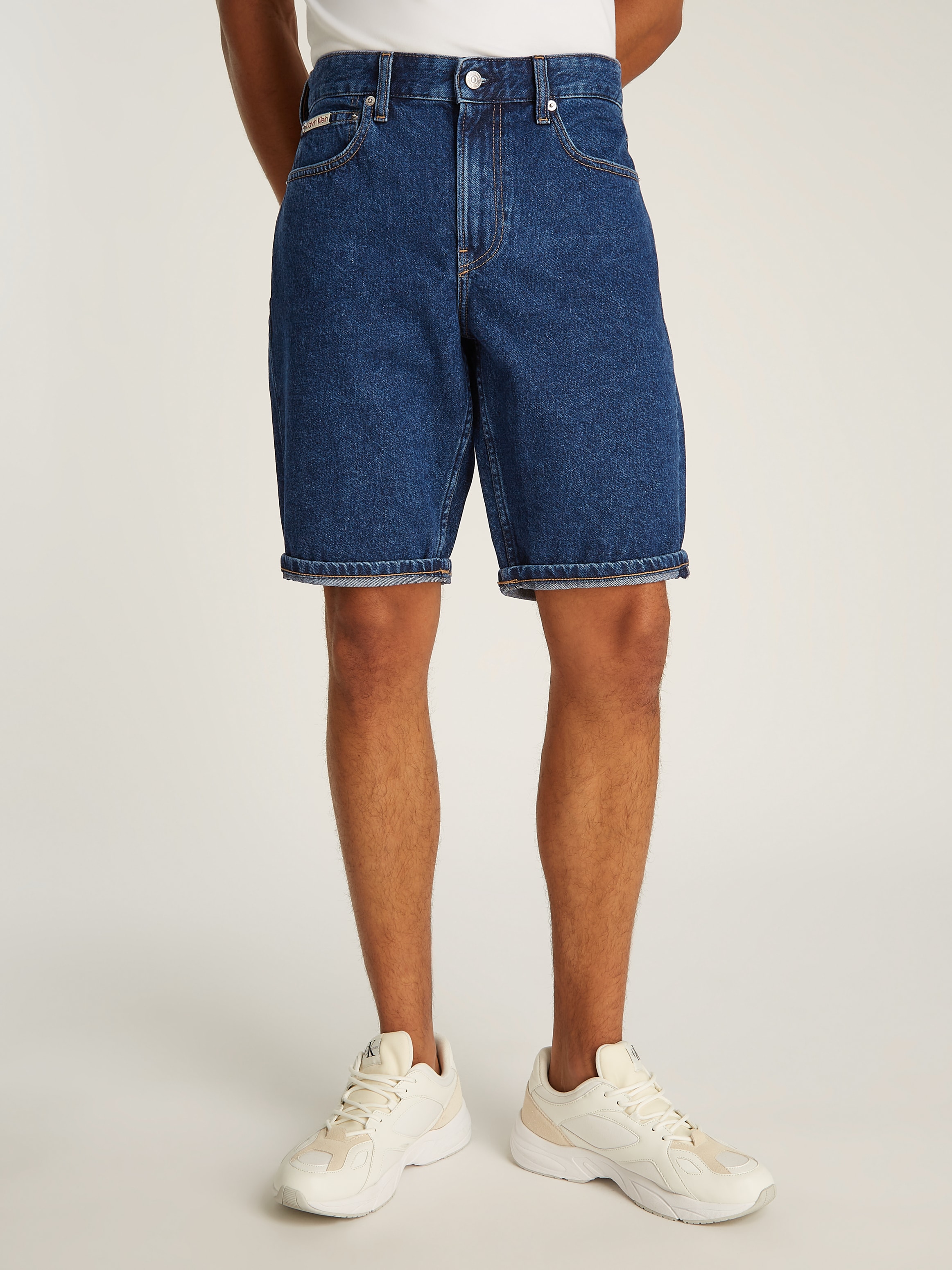 Calvin Klein Jeans Shorts »REGULAR SHORT«, in dunkelblauer Waschung