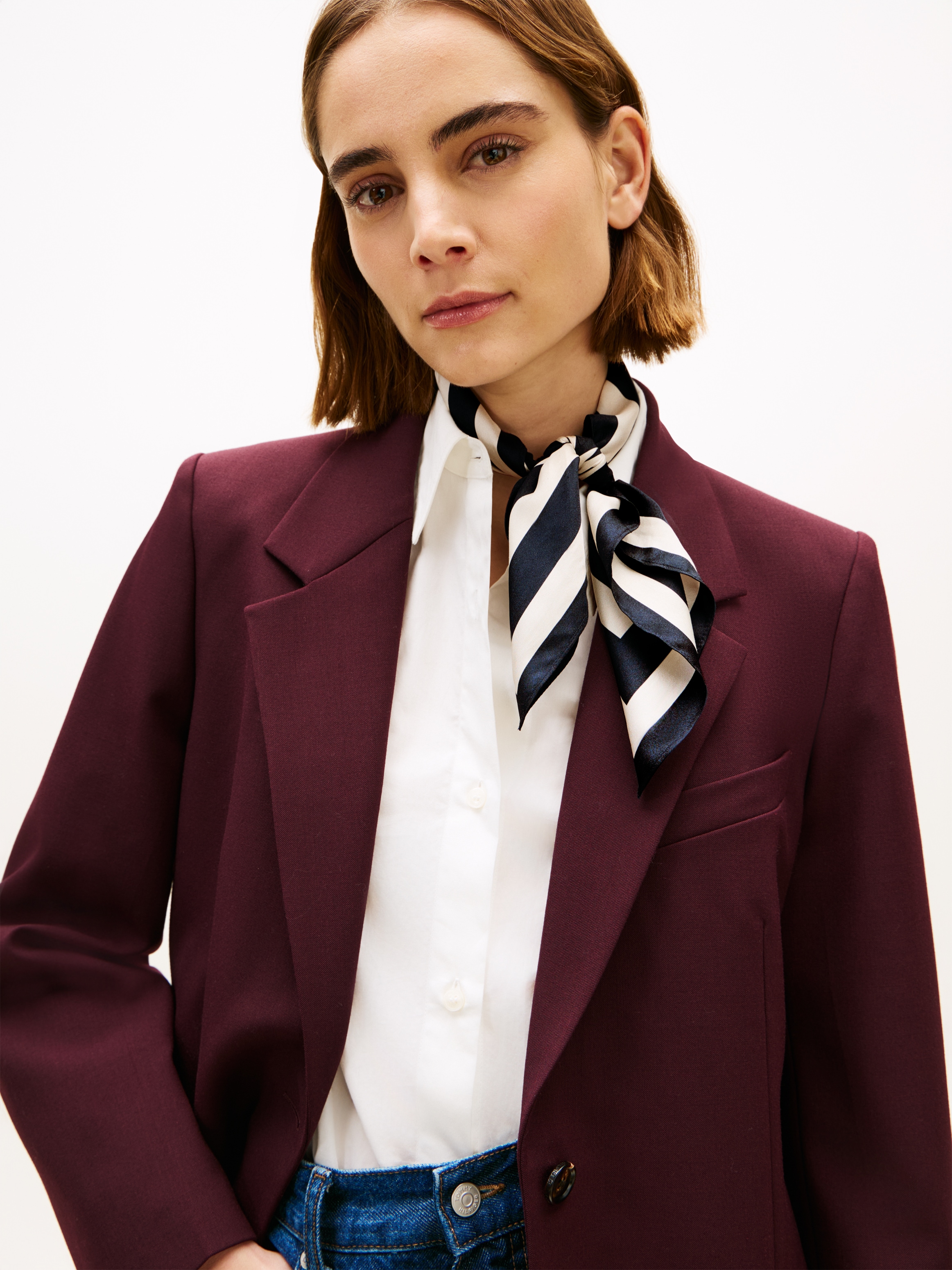 Image of Tommy Hilfiger Seidentuch "TH ELEVATED CHIC SILK SQUARE" im Streifen-Look und mit Logo-Print