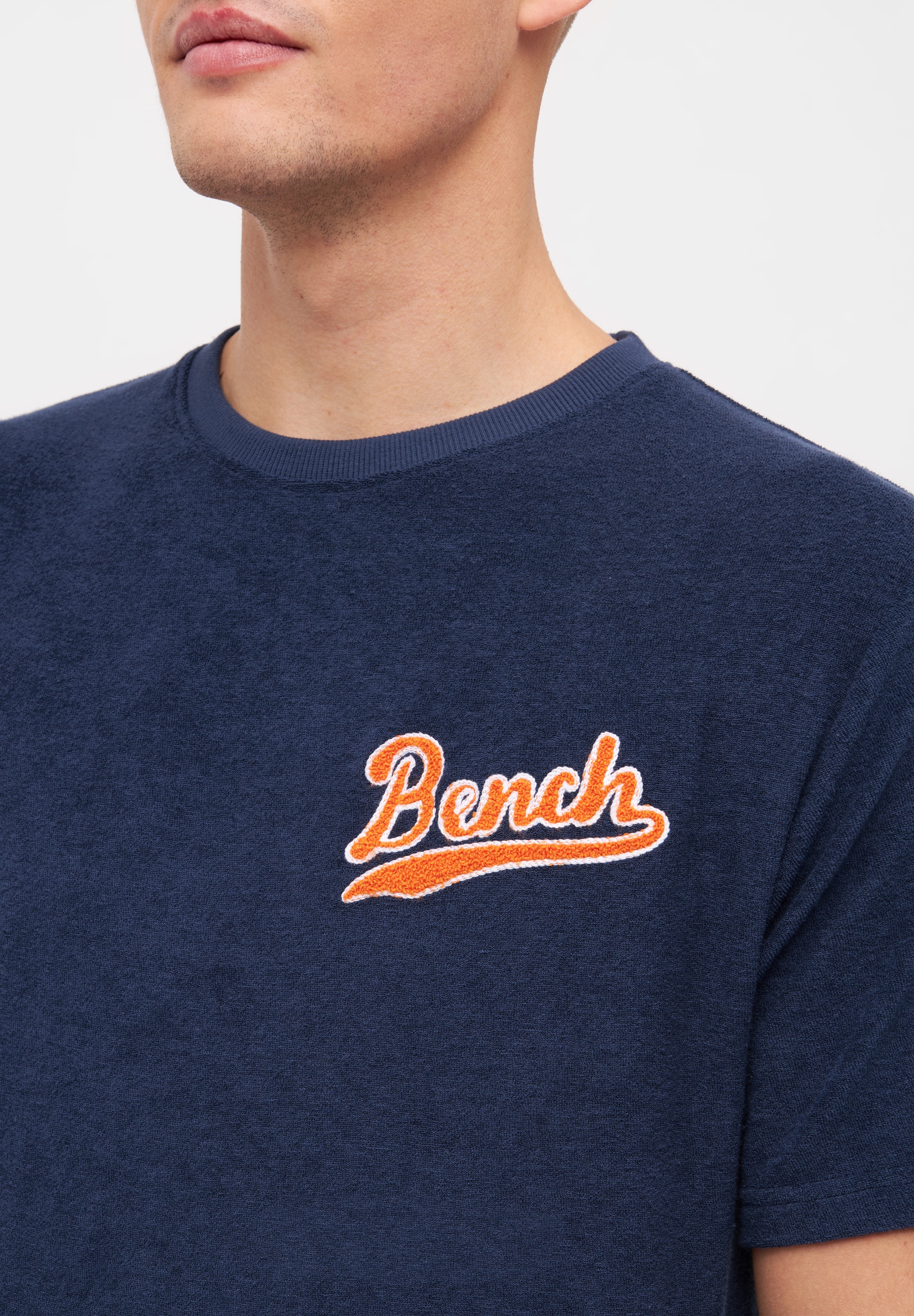 Bench. T-Shirt »VIVAL«
