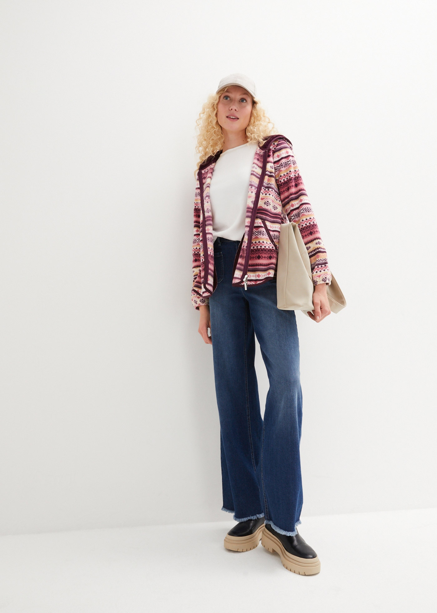 bonprix Fleecejacke »Kapuzen-Fleecejacke mit Norweger-Muster« mit Kapuze mit Norweger-Muster, mit Kapuze, kuscheliges Material