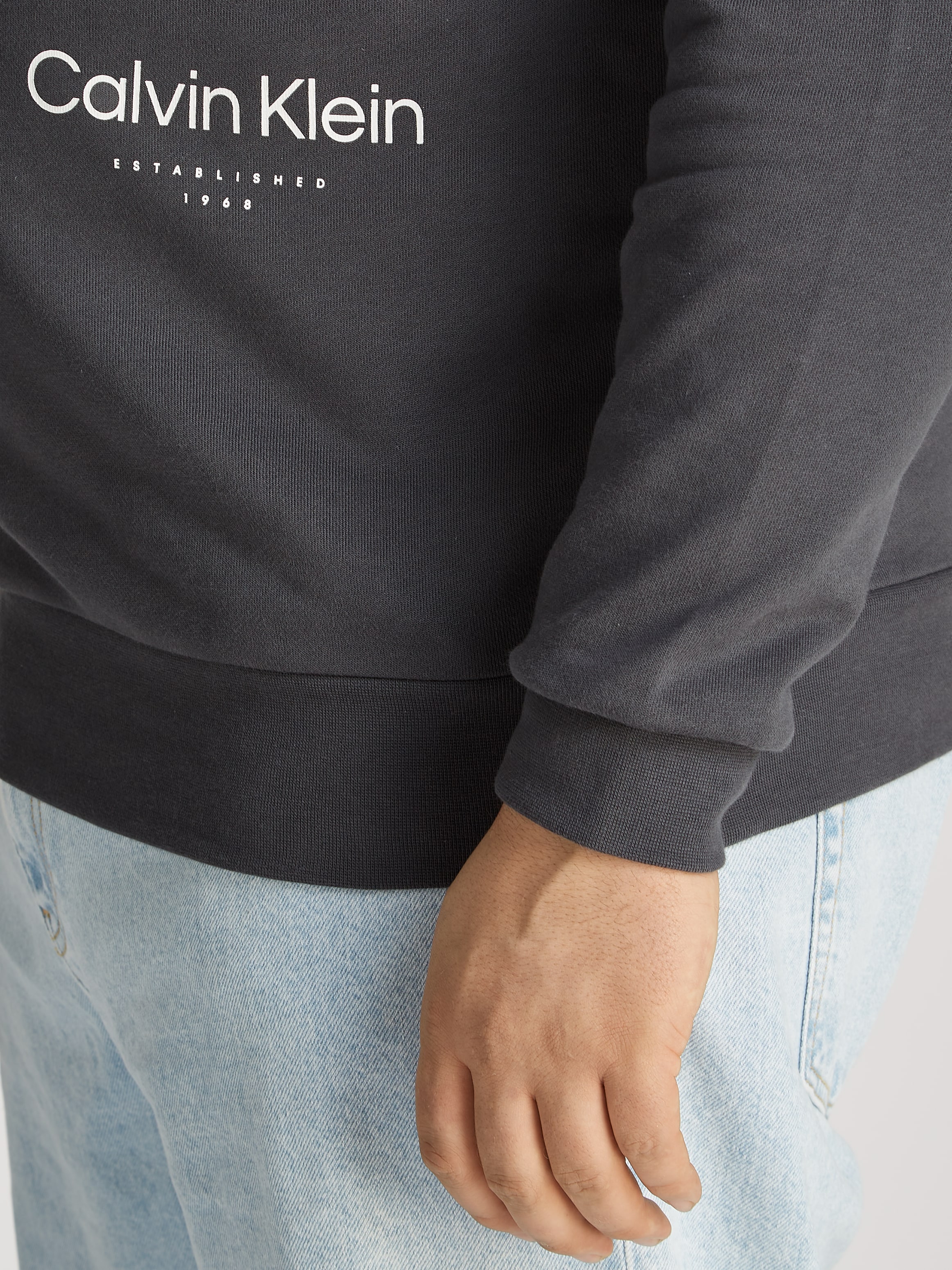 Calvin Klein Big&Tall Sweatshirt »BT_OFF PLACEMENT LOGO SWEATSHIRT«, in grossen Grössen mit Logoschriftzug