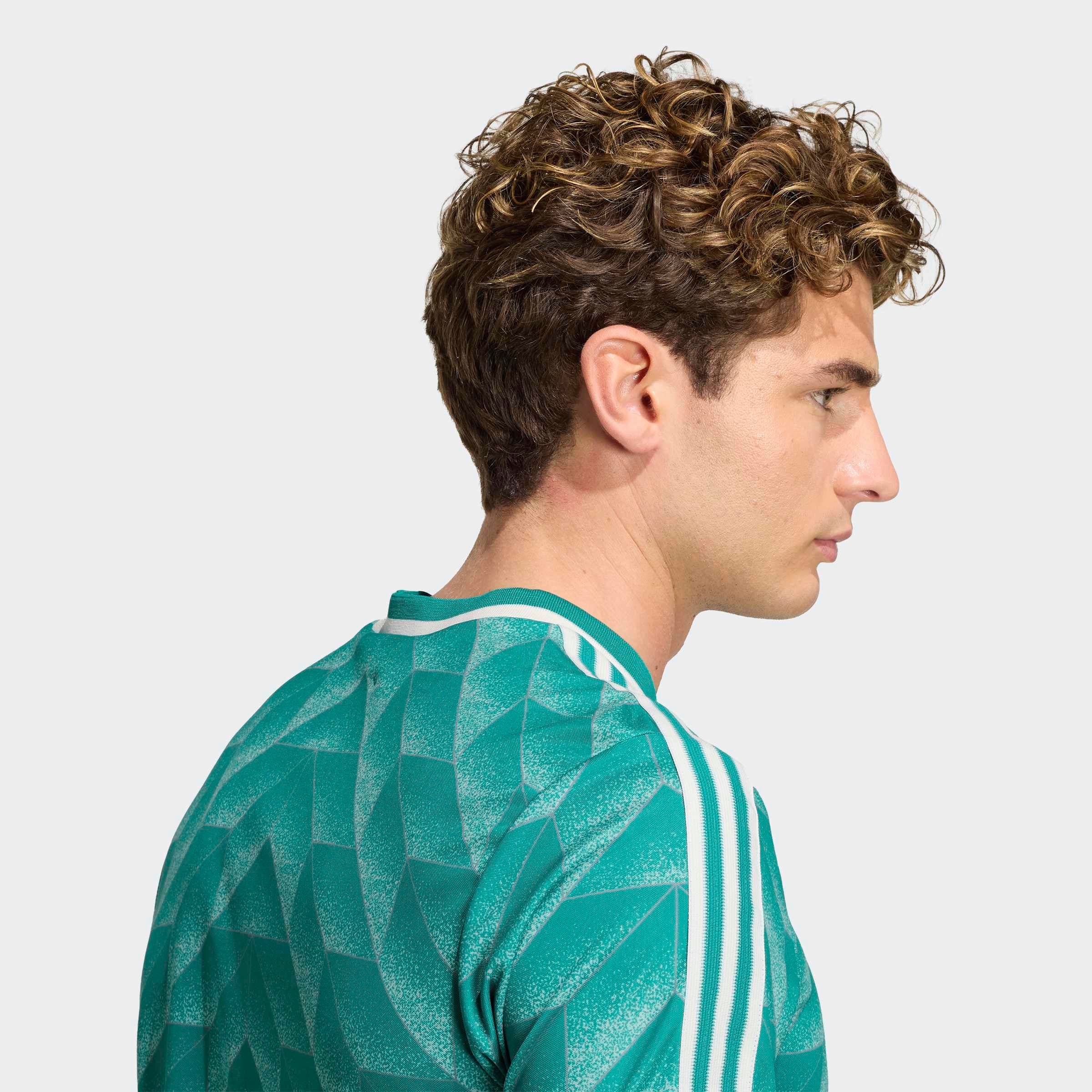 adidas Performance Maillot de foot »DFB A JSY 90« coupe étroite, col en V, construction en double tricot