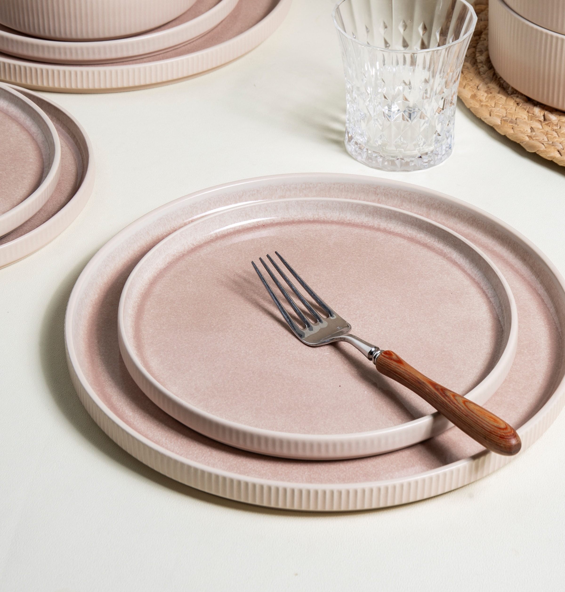 GOODproduct Set de vaisselle »Ylvii, aussen matt, innen reaktiv glasiert« Riffeloptik, spülmaschinenfest und mikrowellengeeignet