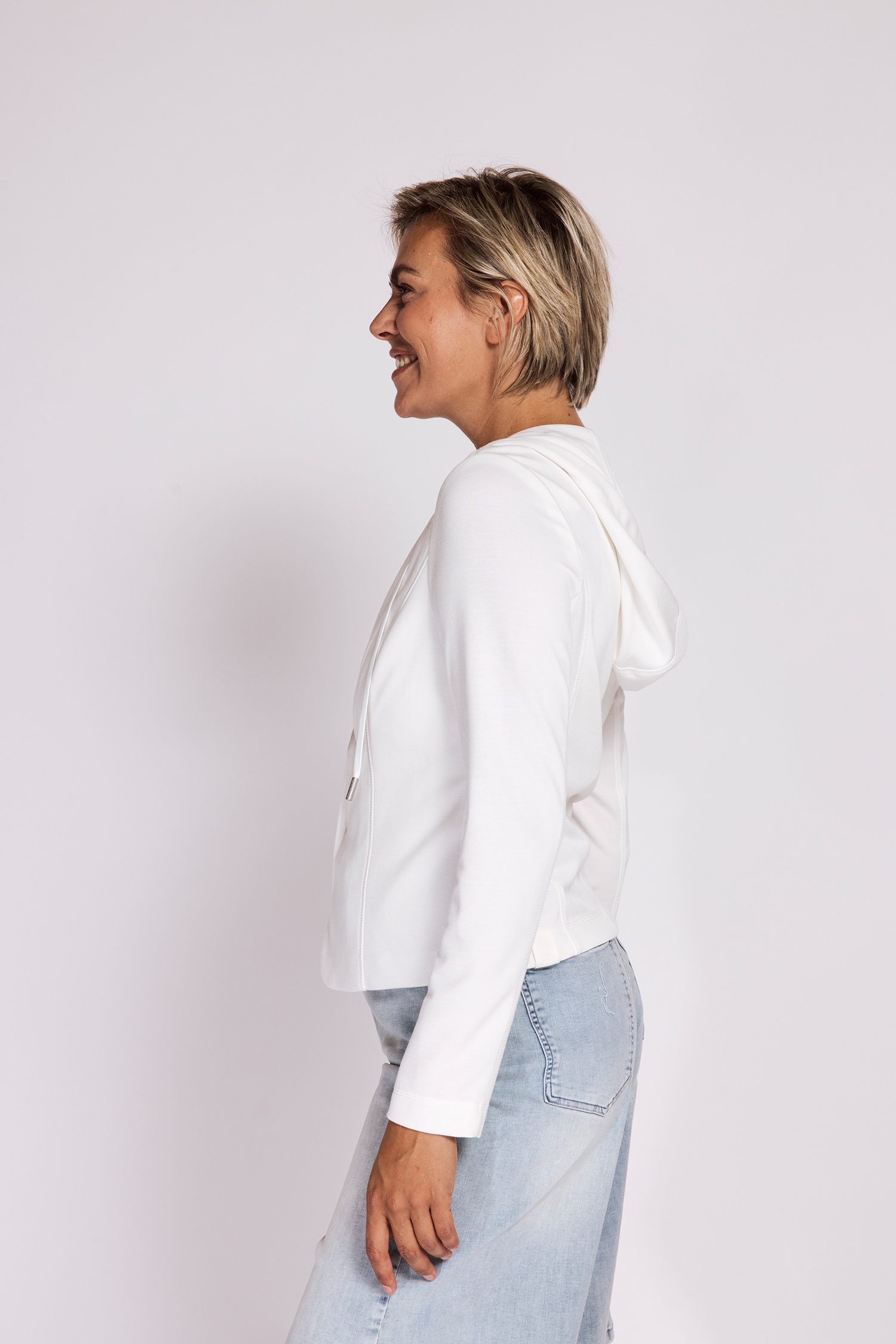 Zhrill Blazer en jersey »DARCIA Blazer mit Kapuze« avec col à revers, longueur couvrant les hanches, coupe cintrée