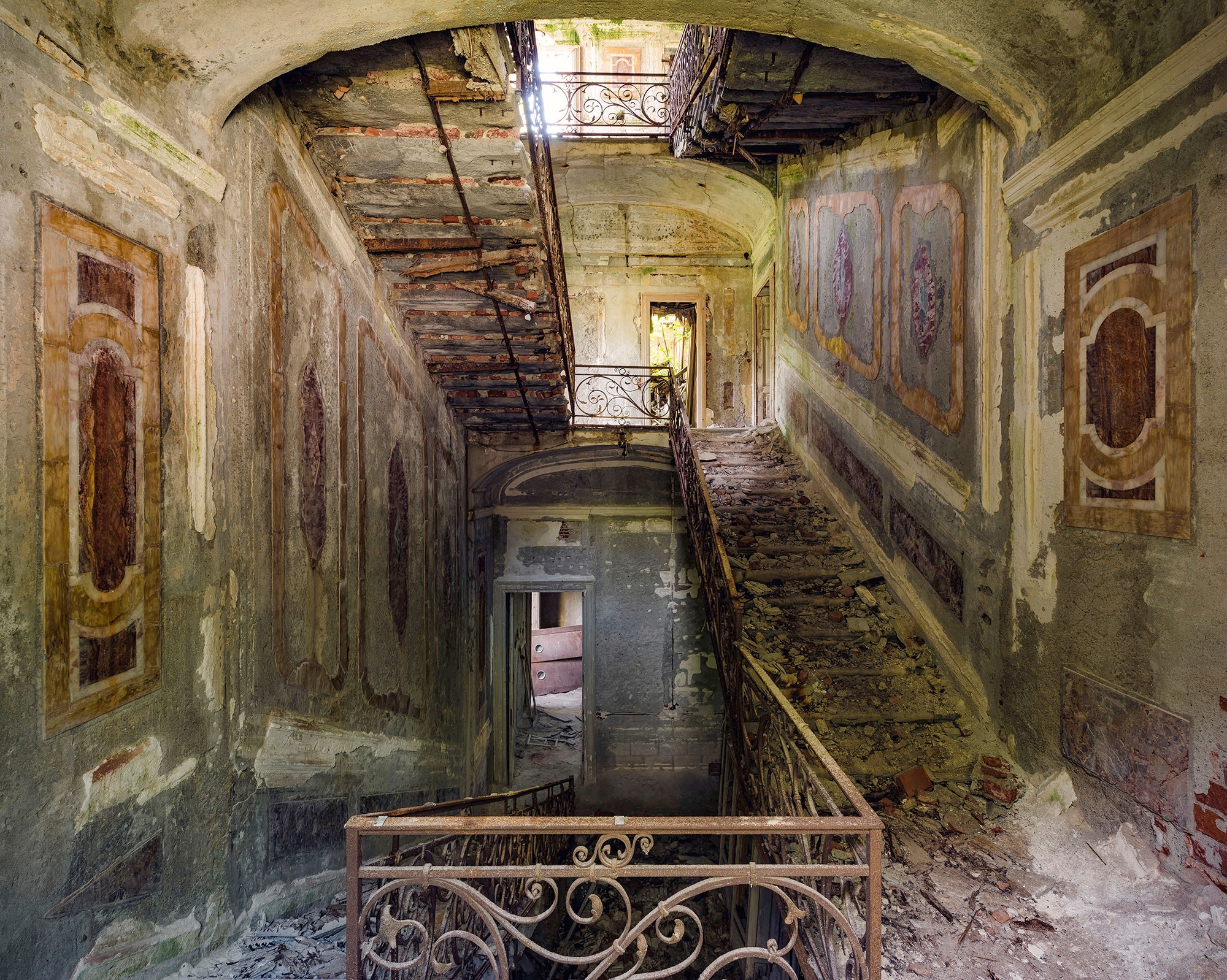 Image of Komar Vliestapete »Villa Poss«, bedruckt-Barock-Destroyed-Effekte, lichtbeständig und wasserfest bei Ackermann Versand Schweiz