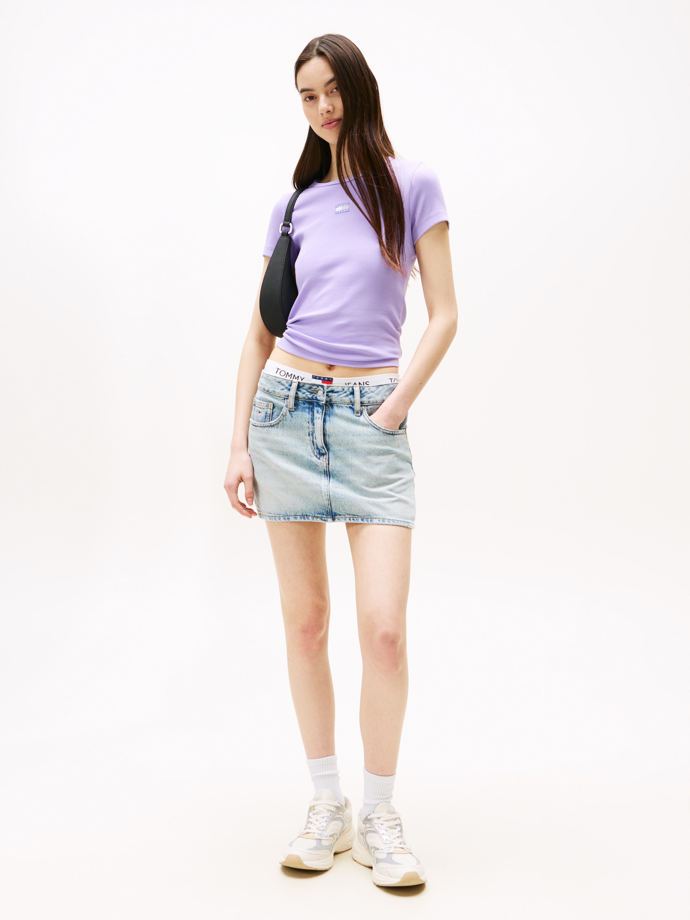 Tommy Jeans Kurzarmshirt »TJW SLIM BADGE RIB TEE«, in gerippter Struktur