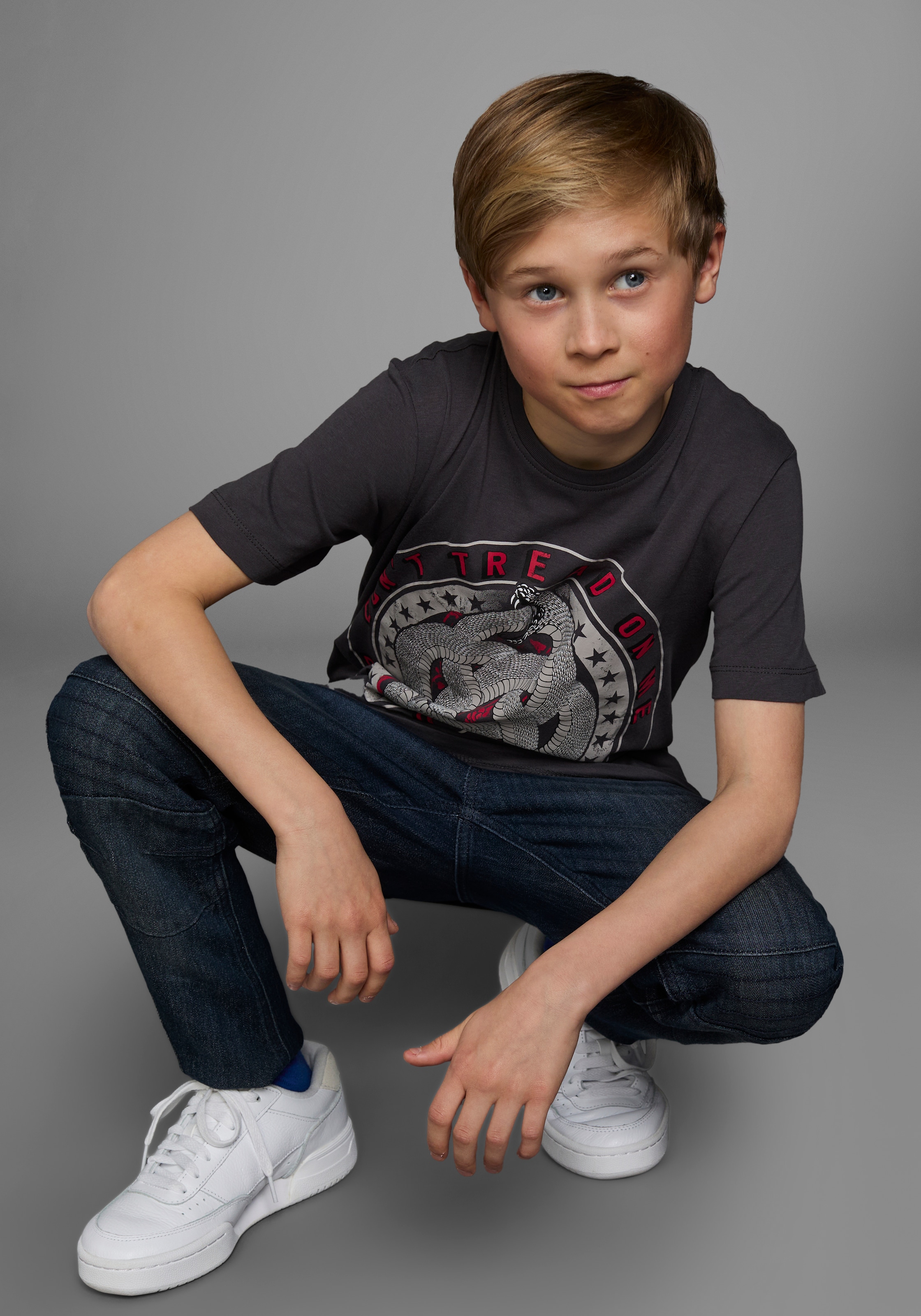 KIDSWORLD T-Shirt, Kurzarm, Basic-Passform, mit modischem Druck, Rundhalsausschnitt