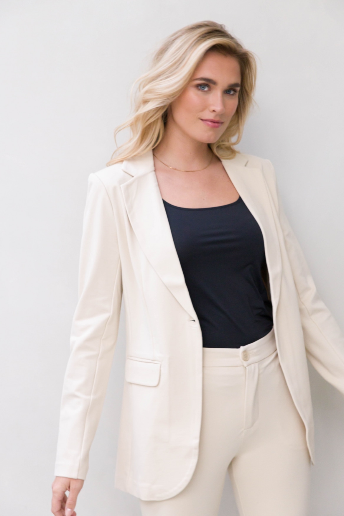 Base Level Jerseyblazer, mit V-Ausschnitt und Knopf