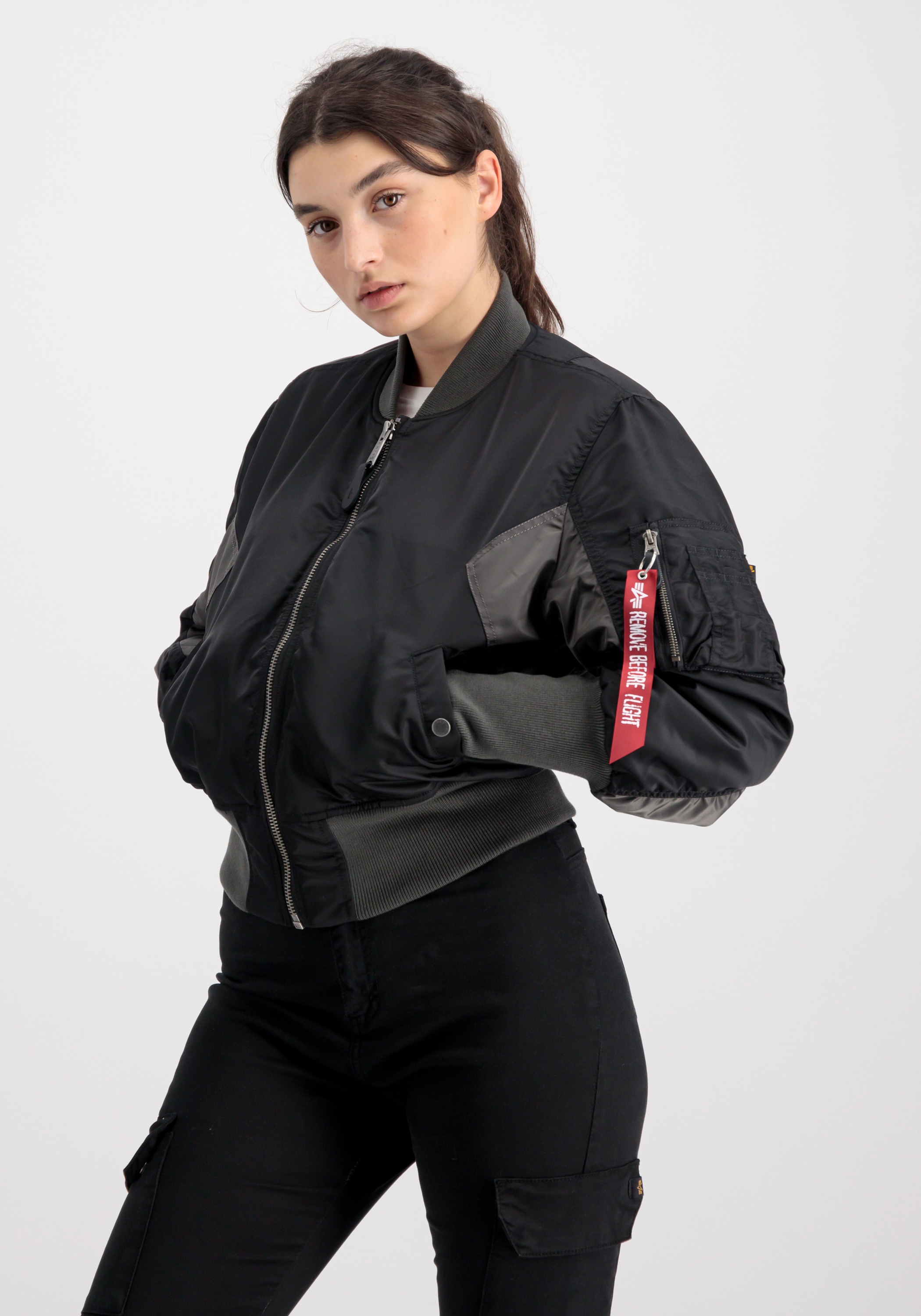 Bomberjacke »ALPHA INDUSTRIES Women - Bomber Jackets MA-1 Cyber Wmn«