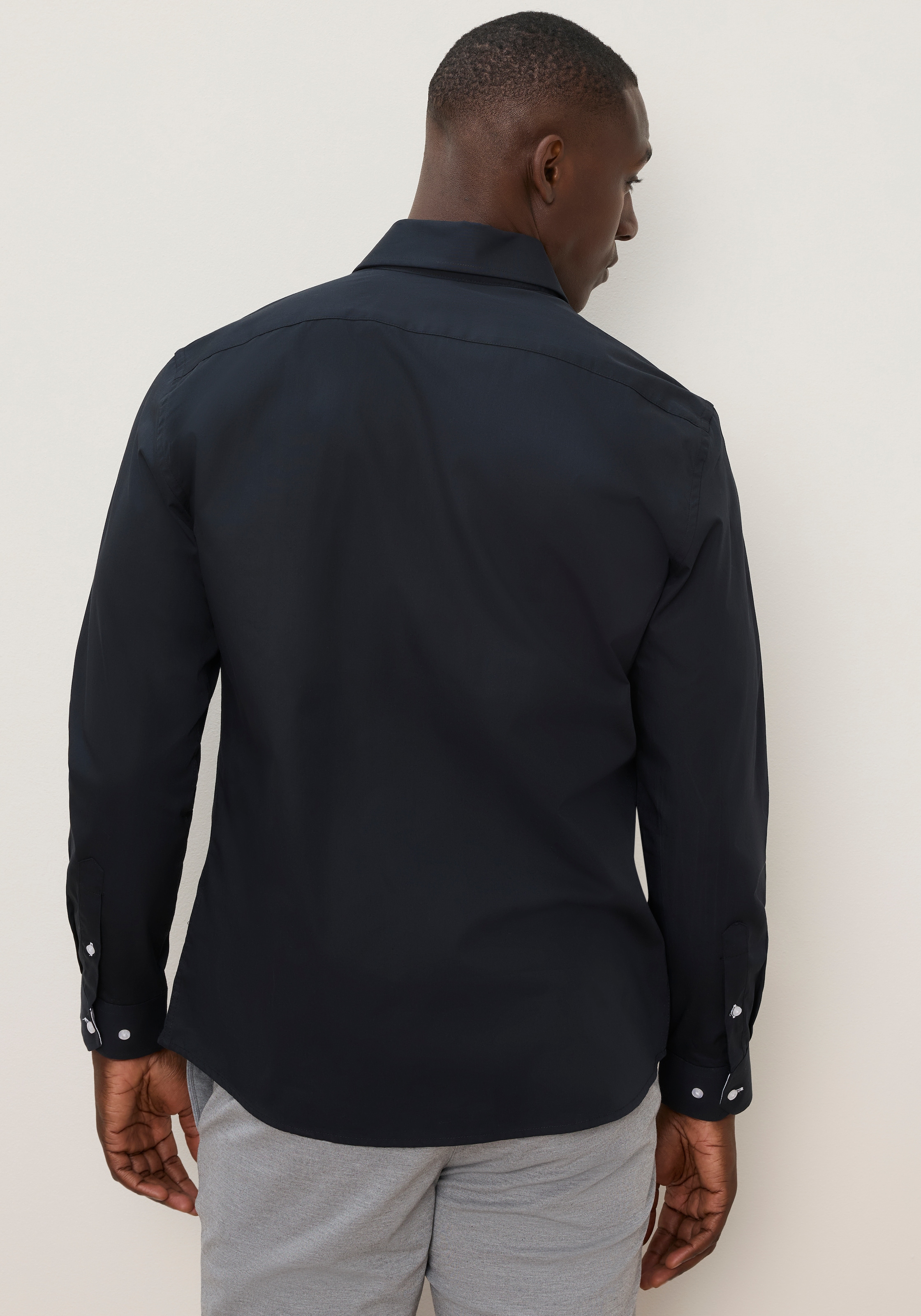 Bruno Banani Chemise à manches longues coupe cintrée, avec col Kent, en coton