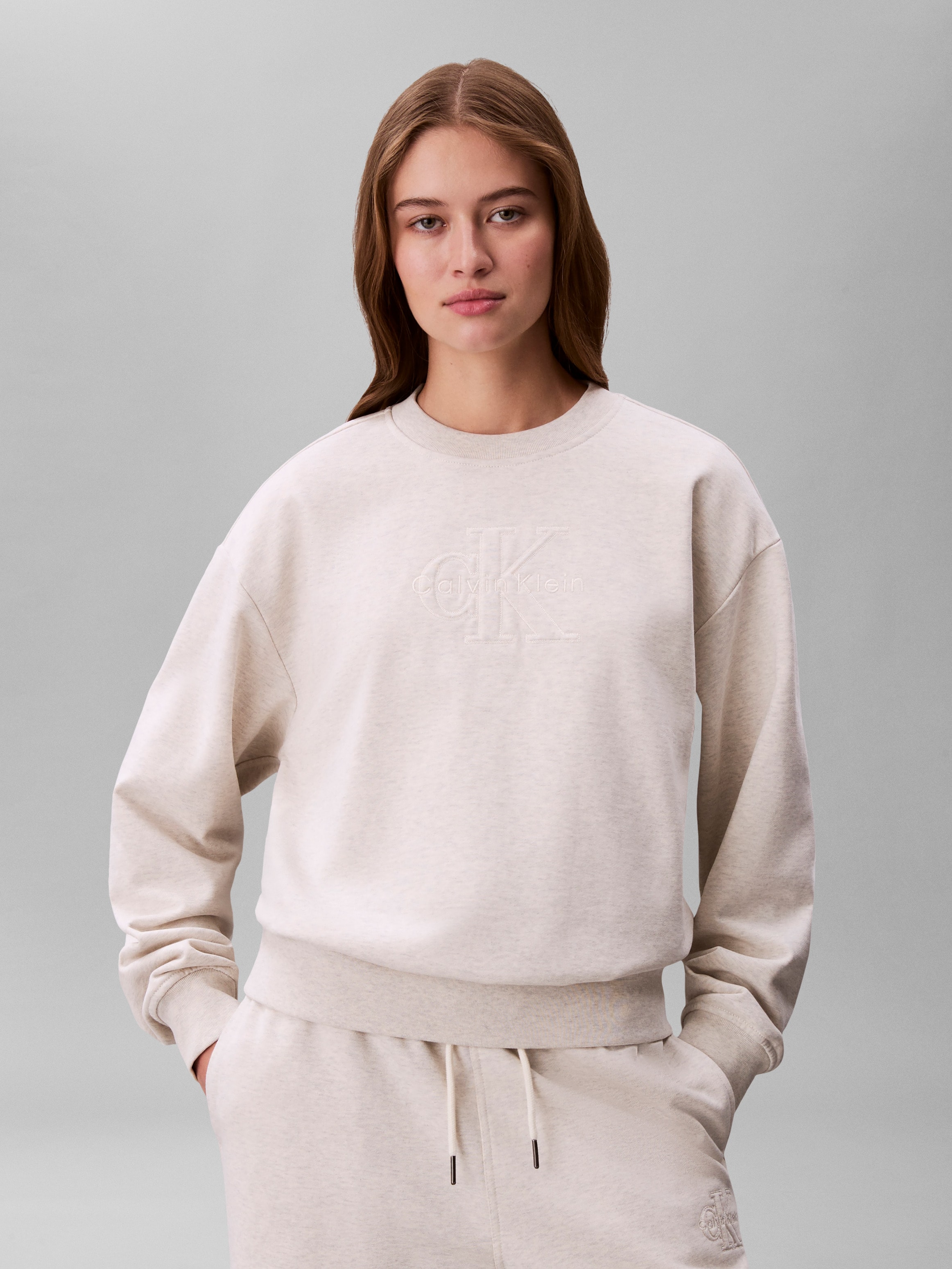 Image of Calvin Klein Sweater "EMBOSSED MONOLOGO", Regular fit mit Rundhalsausschnitt