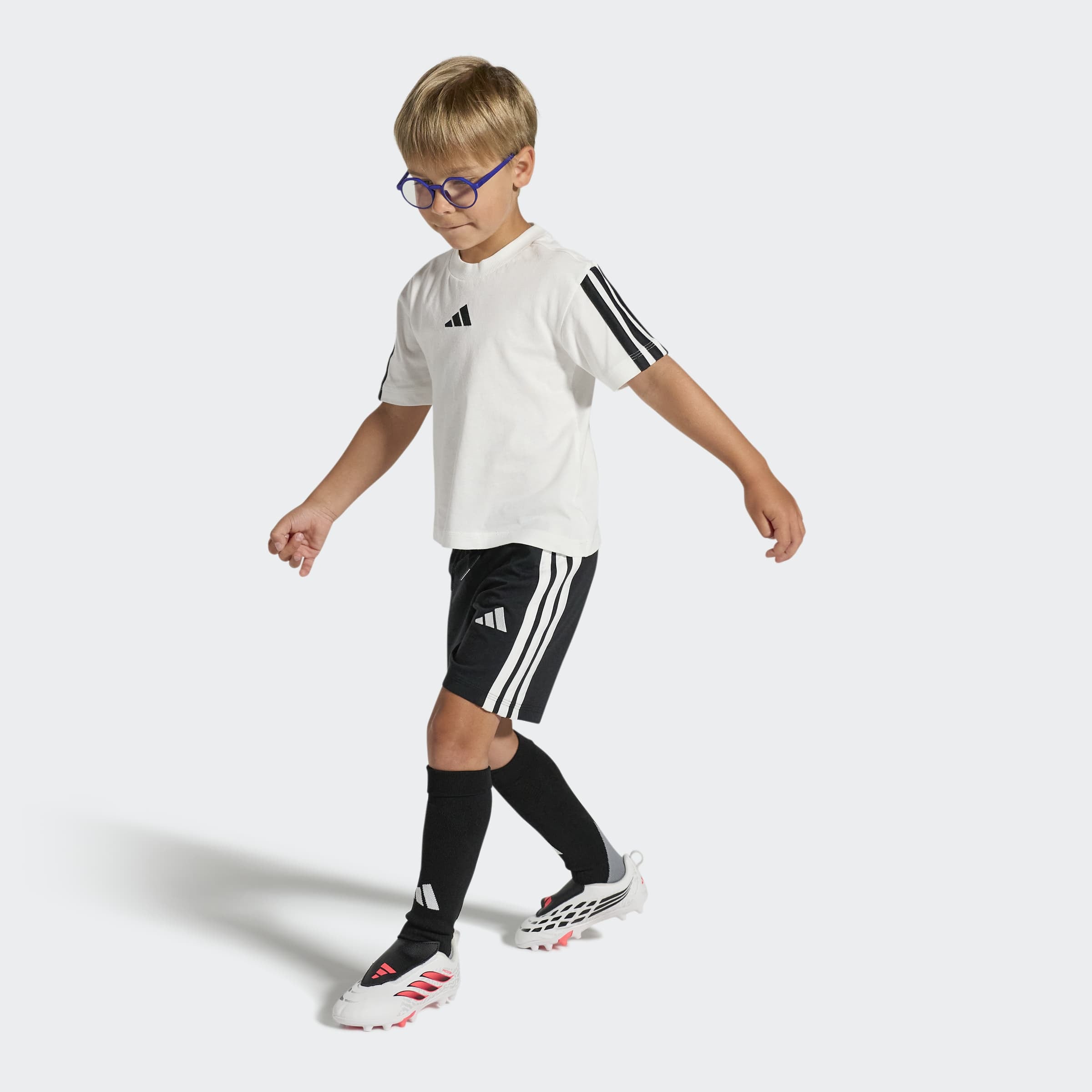 adidas Performance Chaussure de football »PREDATOR CLUB KIDS , KLETTVERSCHLUSS, FESTE BÖDEN/MULTI GROUND«  adapté à de nombreux types de sols, pour adolescents et enfants