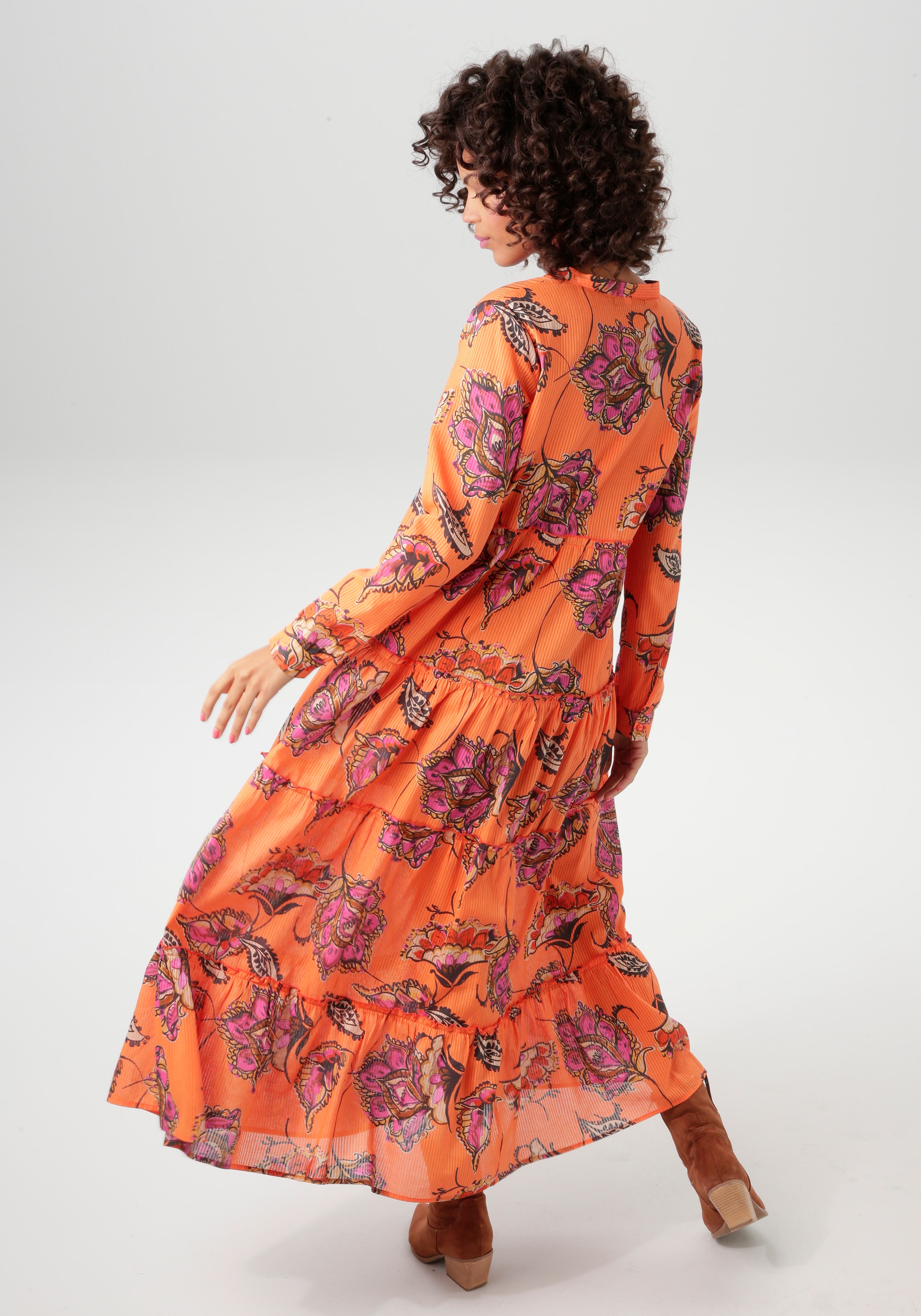 Aniston CASUAL Maxikleid, mit grossflächigem Blumen auf strukturierter Ware - NEUE KOLLEKTION