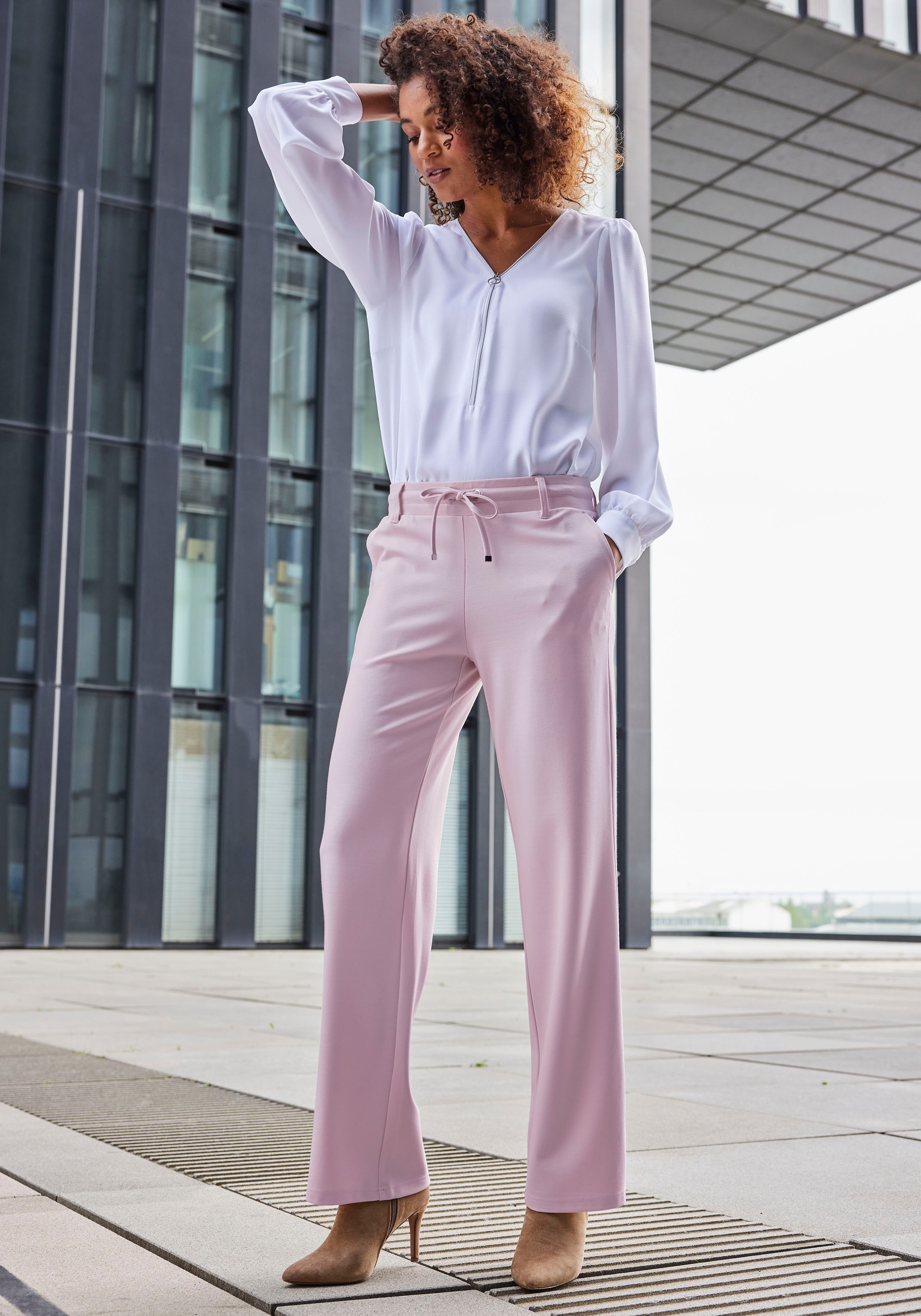 LASCANA Homewearhose, in weich fliessendem Material, Loungewear