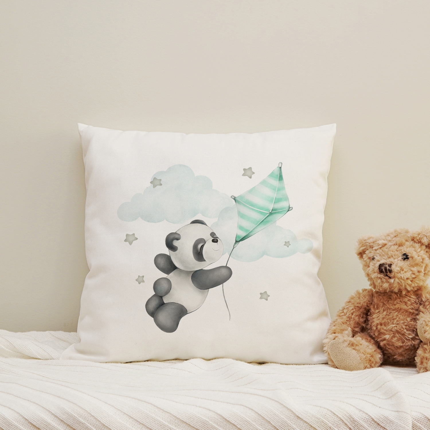 Image of queence Dekokissen "Fliegender Panda" Kissenhülle mit HD Premium Druck, geruchsneutral, 40x40cm