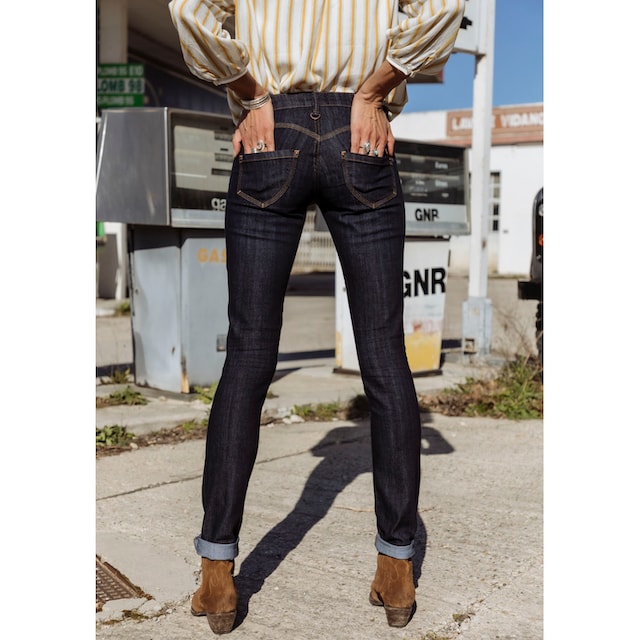 ♕ Freeman T. Porter Slim-fit-Jeans »Alexa SDM«, mit Passse in Herzform und  vielen liebevollen Details versandkostenfrei kaufen