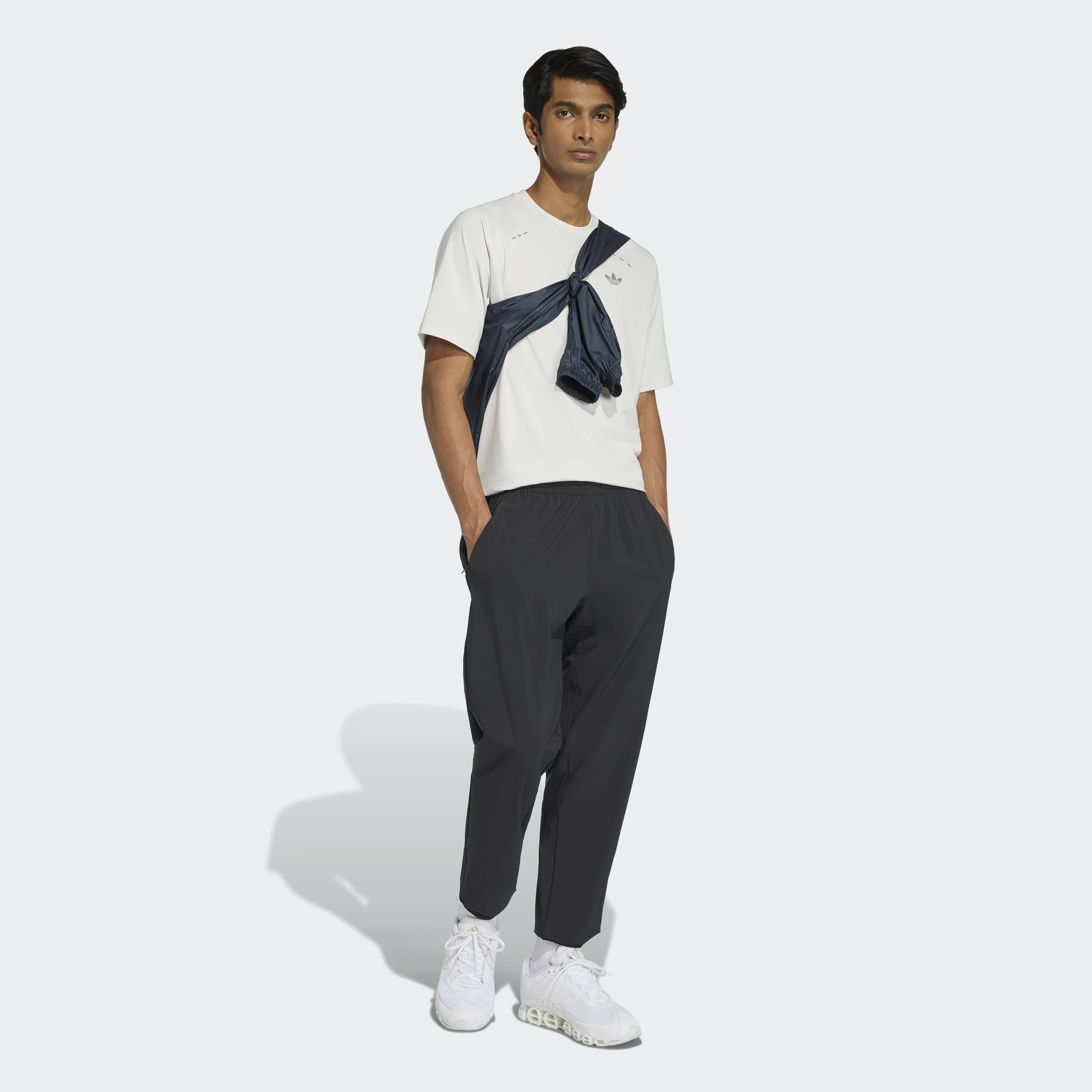 adidas Originals T-shirt »TECH TREFOIL ESSENTIALS POLYESTER« style sportif, sans fermeture, en polyester