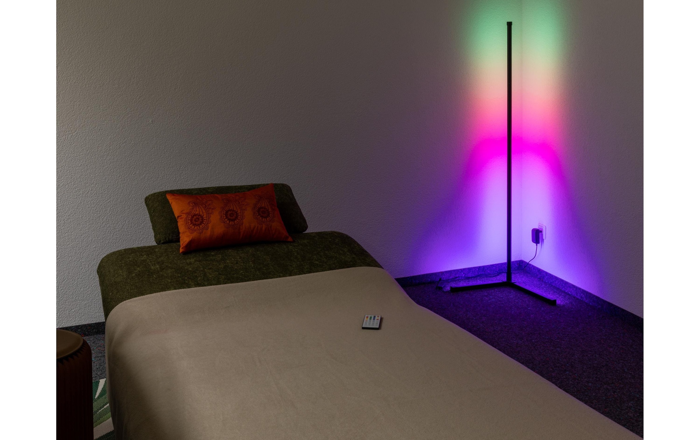 Stehlampe »FTM RGB schwarz 1.56m 27W«, 138 flammig