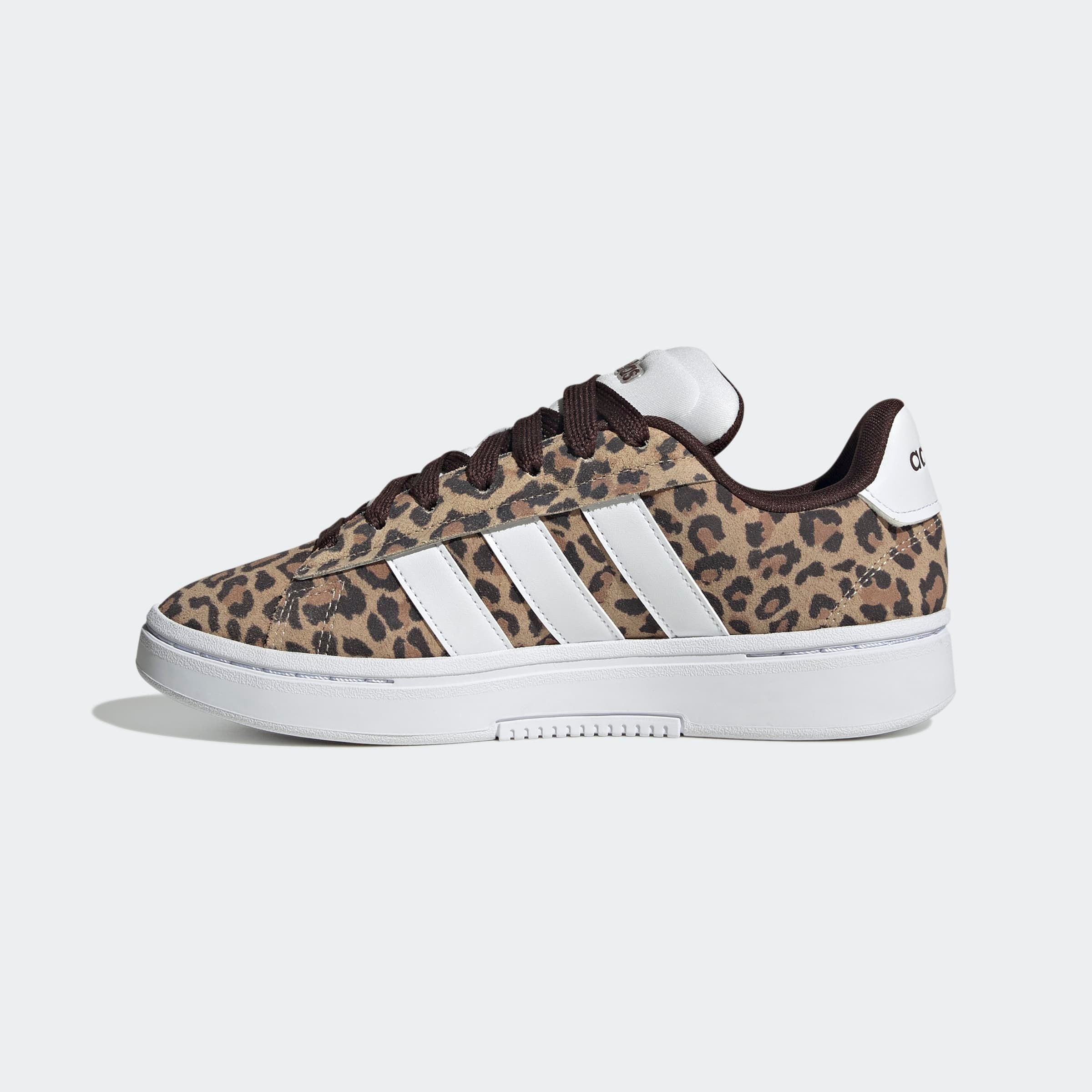 adidas Sportswear Sneaker »GRAND COURT ALPHA 00S«, Design auf den Spuren des adidas Campus 00