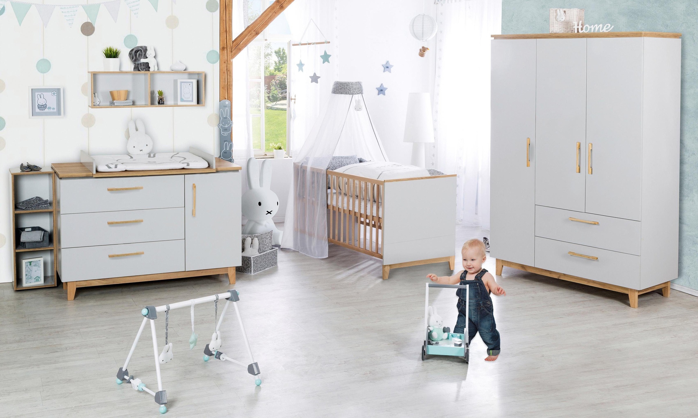 Image of roba® Babyzimmer-Komplettset »Caro«, (Set, 3 St., Kinderbett, Schrank, Wickelkommode), breit; mit Kinderbett, Schrank und Wickelkommode bei Ackermann Versand Schweiz