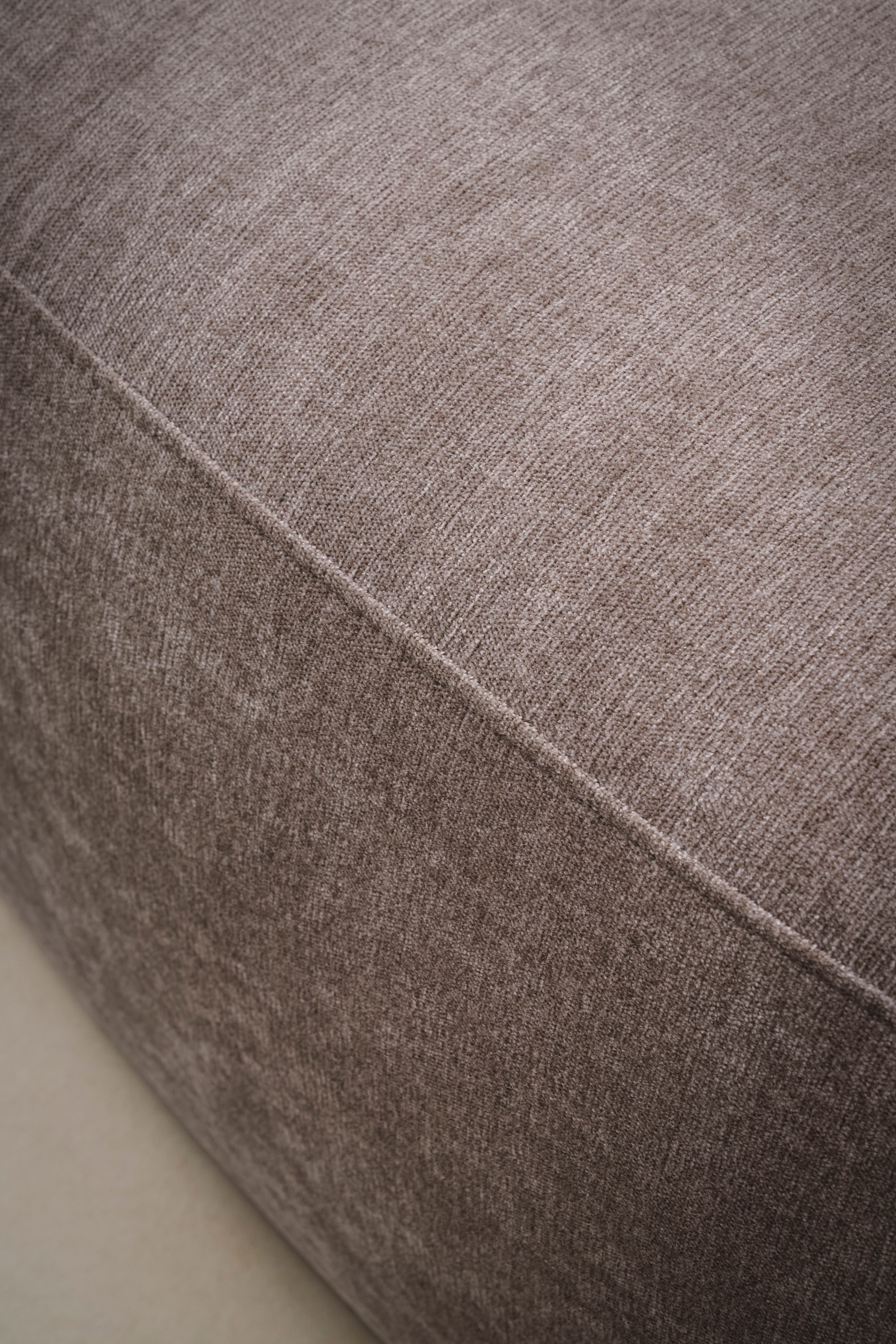 GOODproduct 2,5-places »Kaarl, rundes Loungesofa, Sofa mit Kissen, perfekt gepolstert« Webstoff, in fünf Farben, zeitloses Design, inkl. 5 Rückenkissen