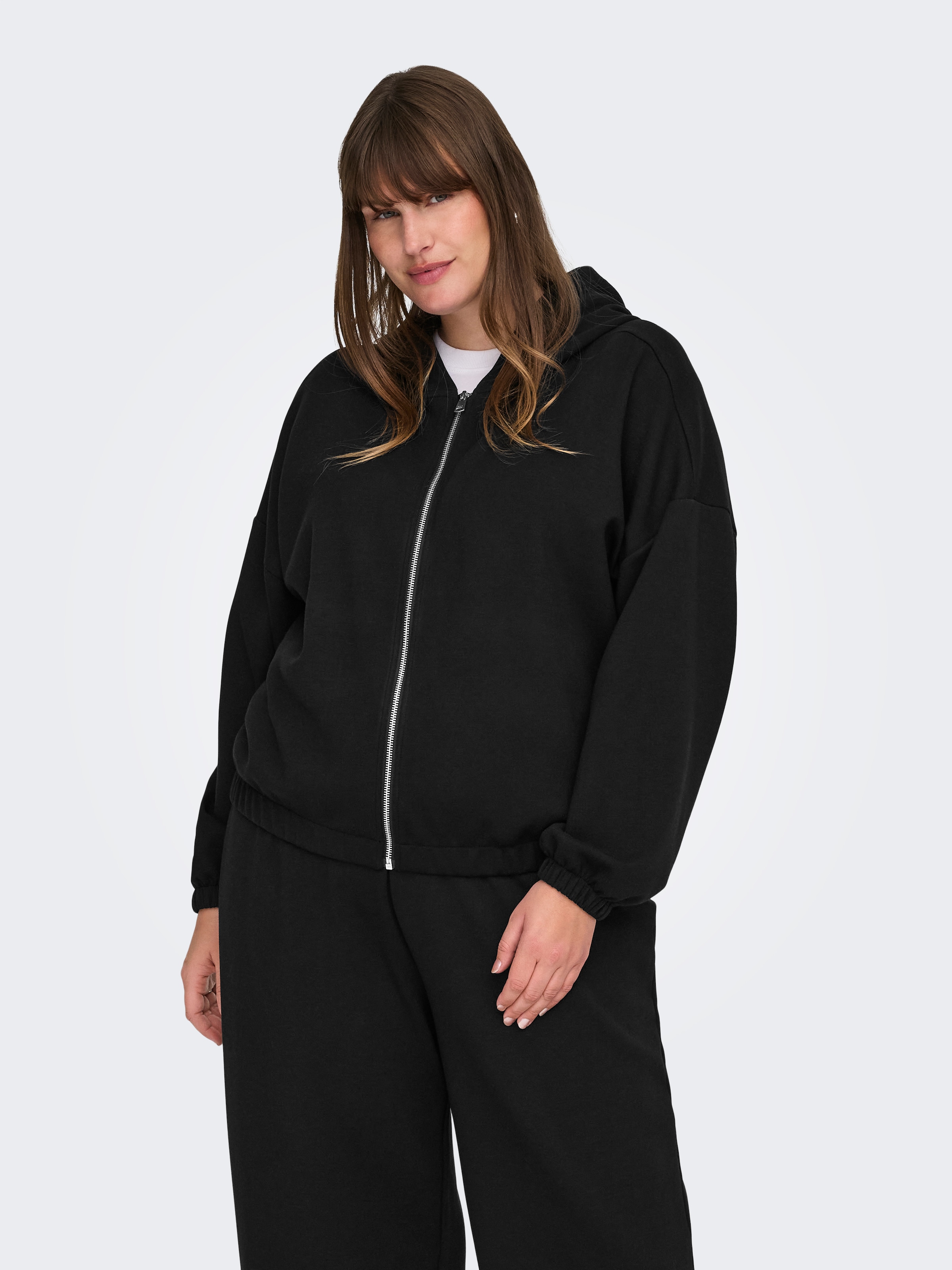 Image of ONLY CARMAKOMA Kapuzensweatshirt "CARSCARLETT LS ELASTIC ZIP HOOD SWT NOOS"