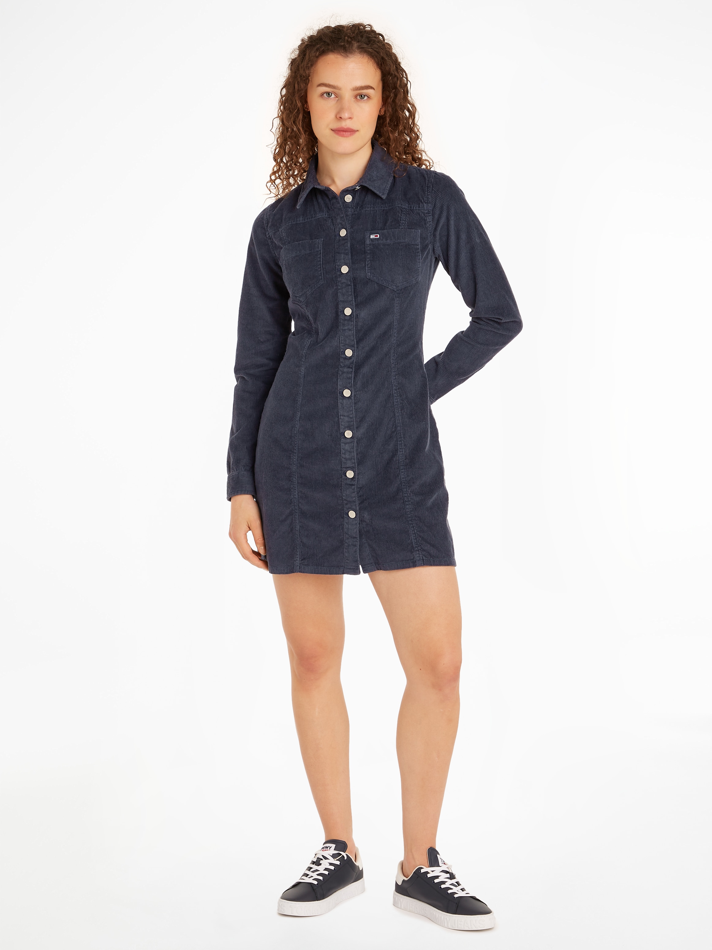 Image of Tommy Jeans Cordkleid "TJW SLIM LS WASHED CORD DRESS" Brusttaschen in modischem Cordmaterial