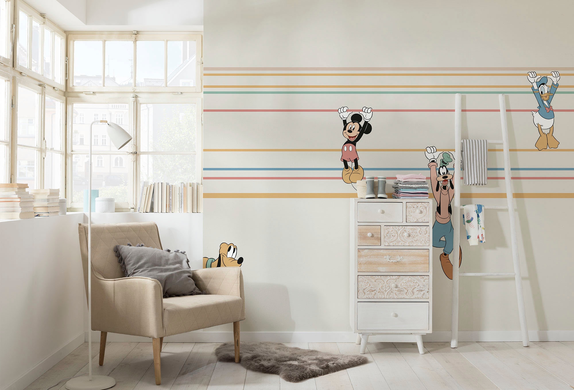 Image of Komar Fototapete "Digitaldruck Vlies - Mickey Hanging with Friends - Grösse 300 x 250 cm" bedruckt glatt Kinderzimmer