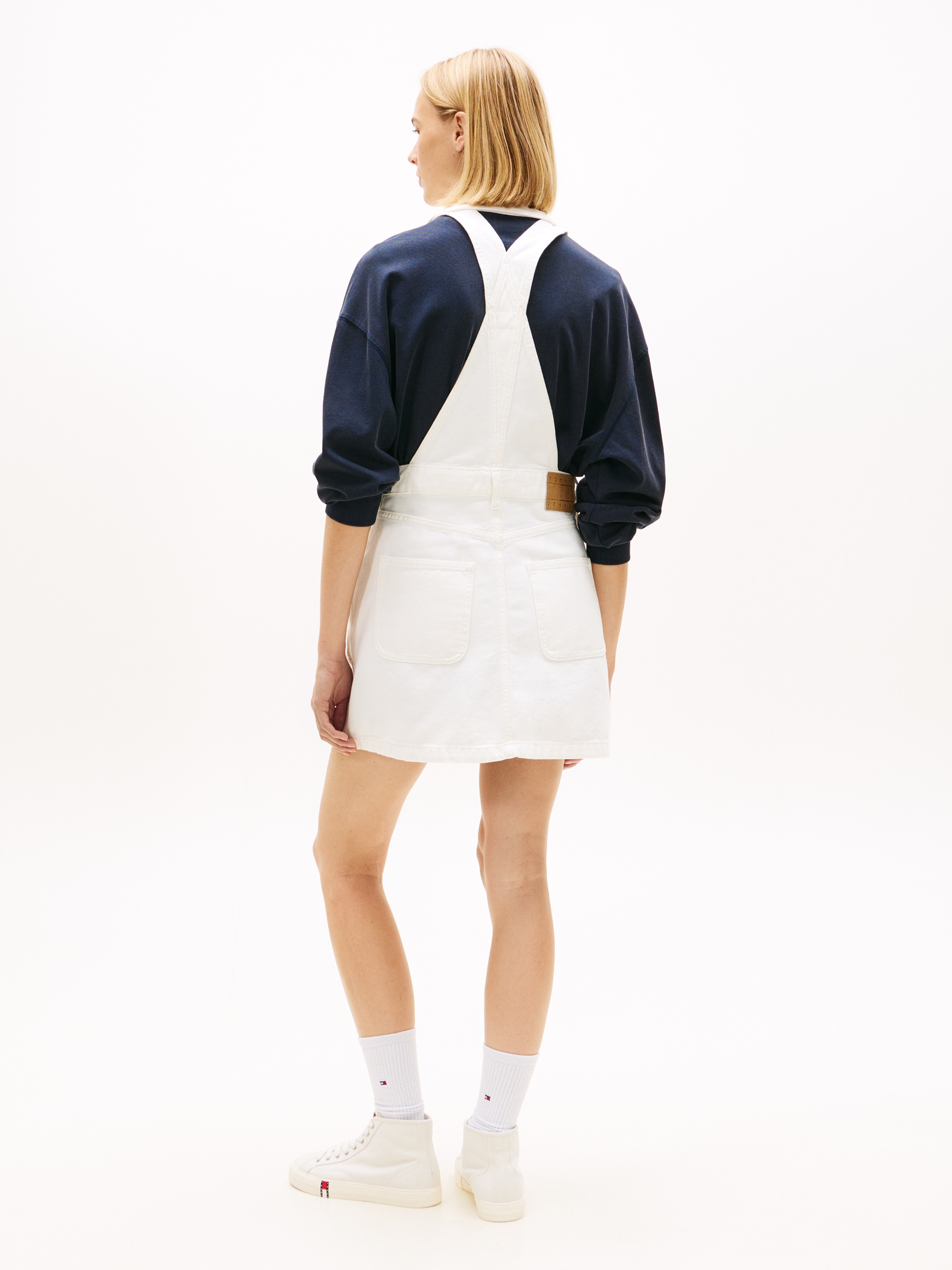 Tommy Jeans Robe à bavette »DENIM DUNGAREE DRESS FLG BJ6099« Poche poitrine | Poches arrière | Poches pour les mains en longueur mini, coupe régulière