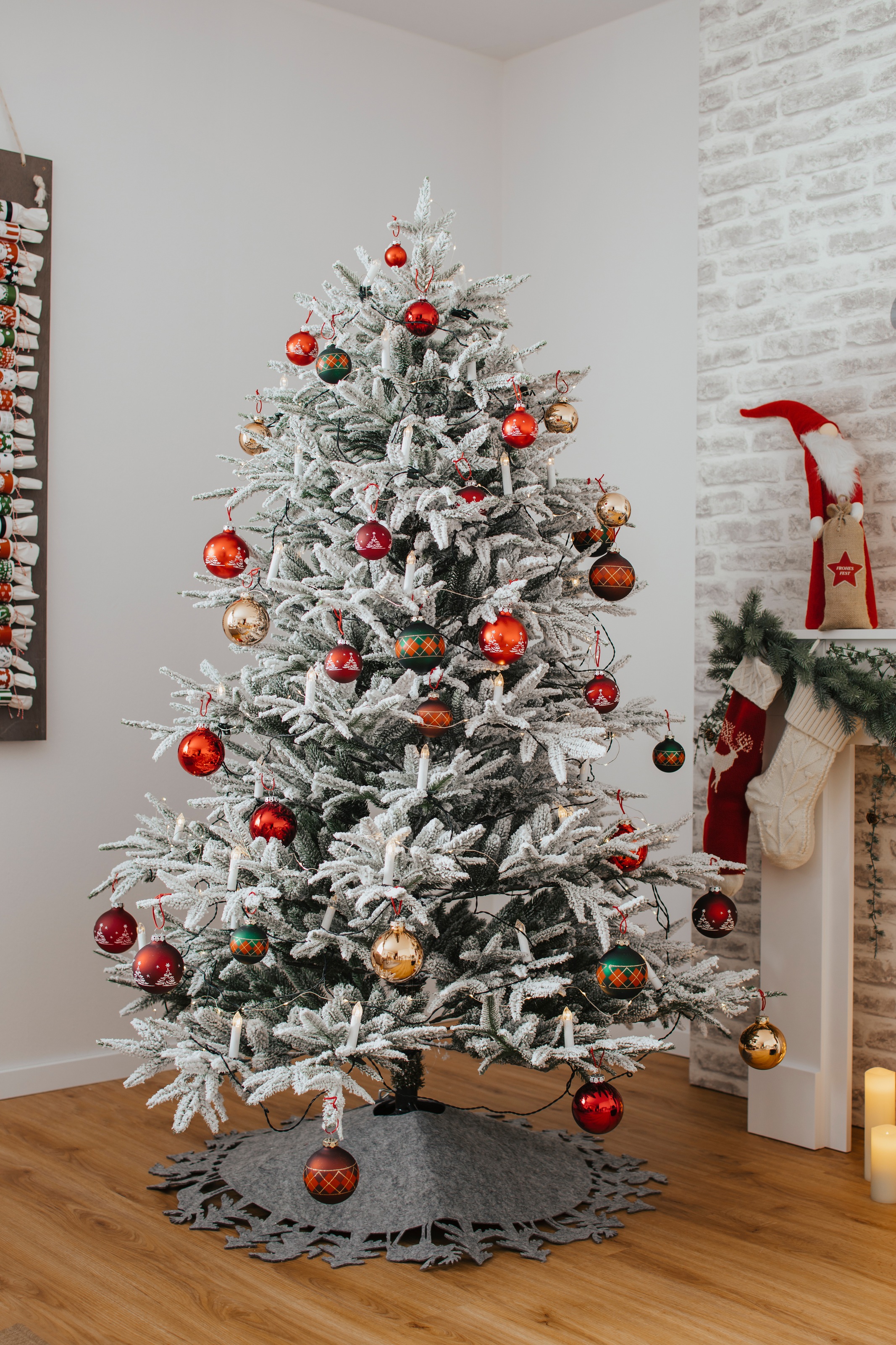 my home »Weihnachtsdeko Weihnachtsbaum maintenant Schnee, Christbaum, Künstlicher Edeltanne, inkl. Metallständer aussen, mit künstlicher Tannenbaum«